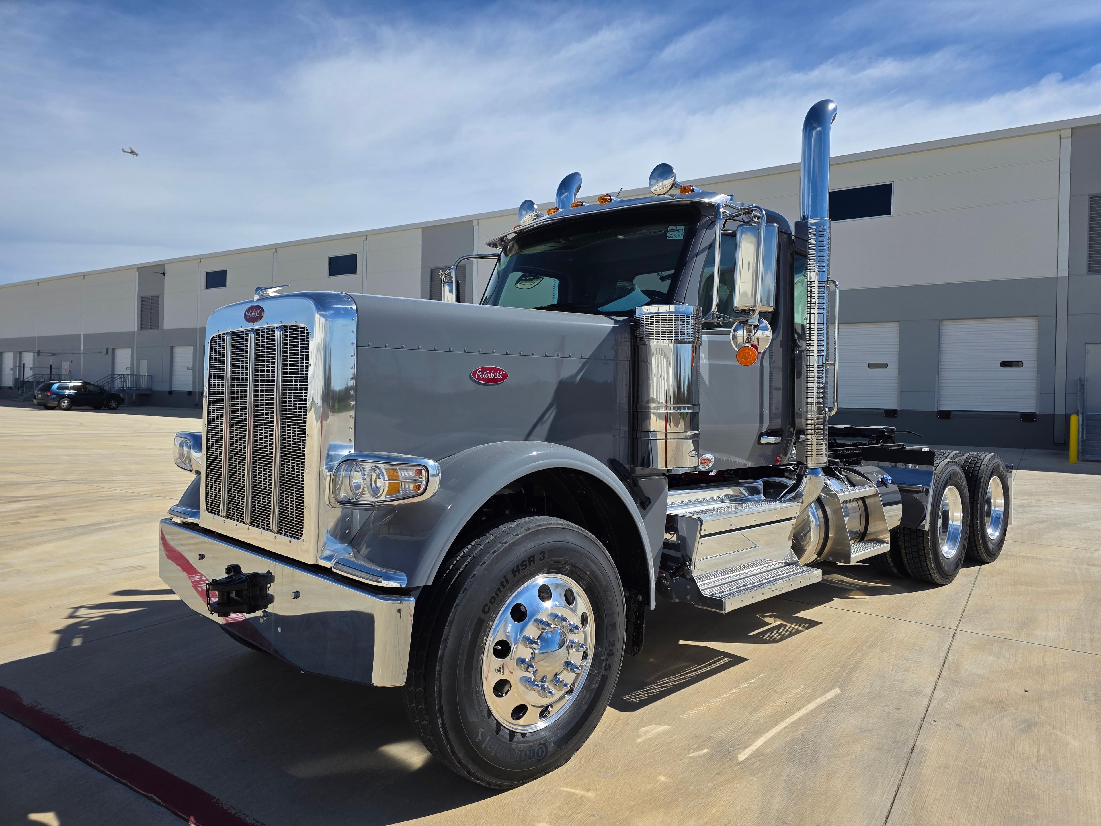 2027 Peterbilt 589