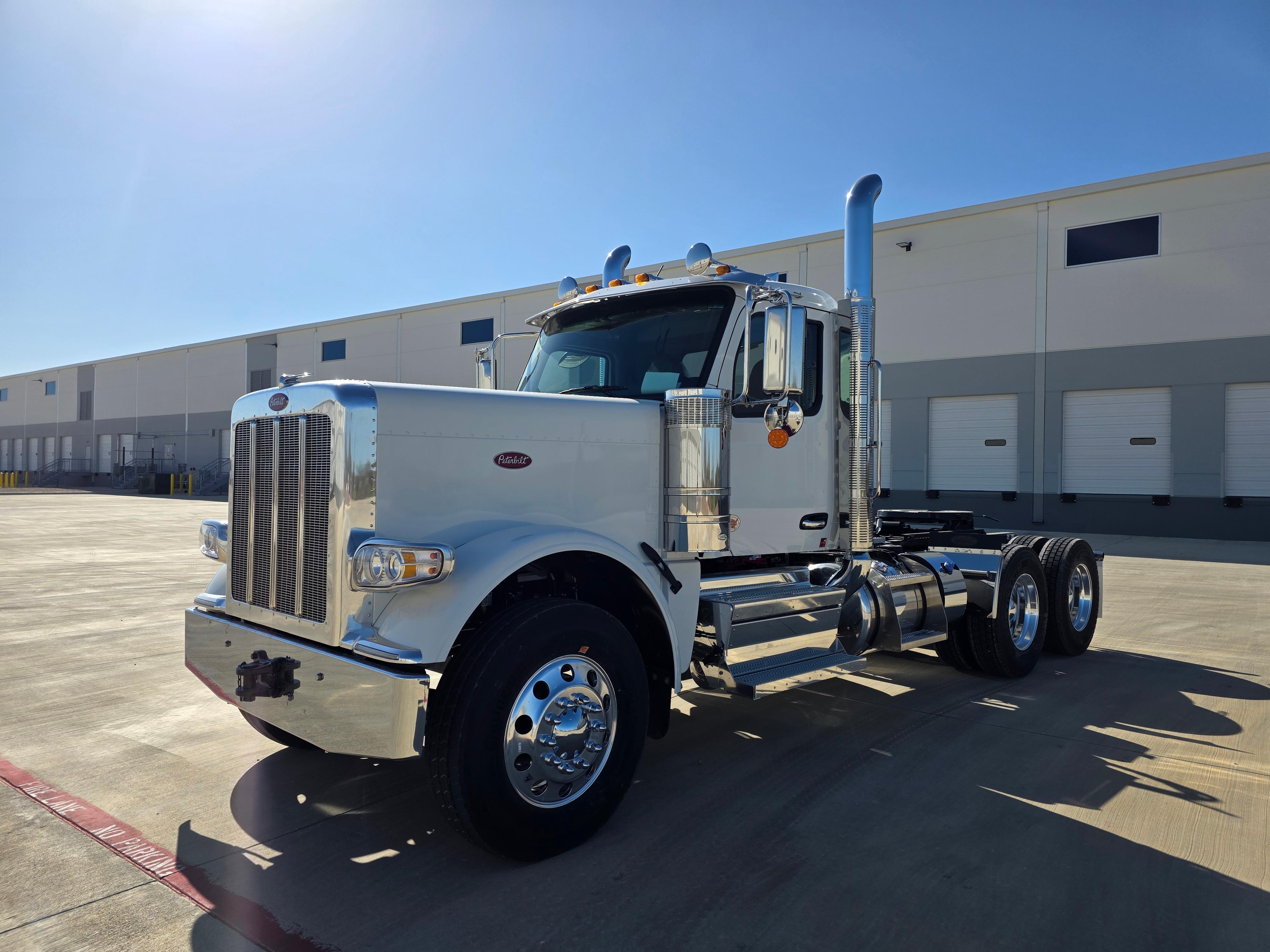 2027 Peterbilt 589