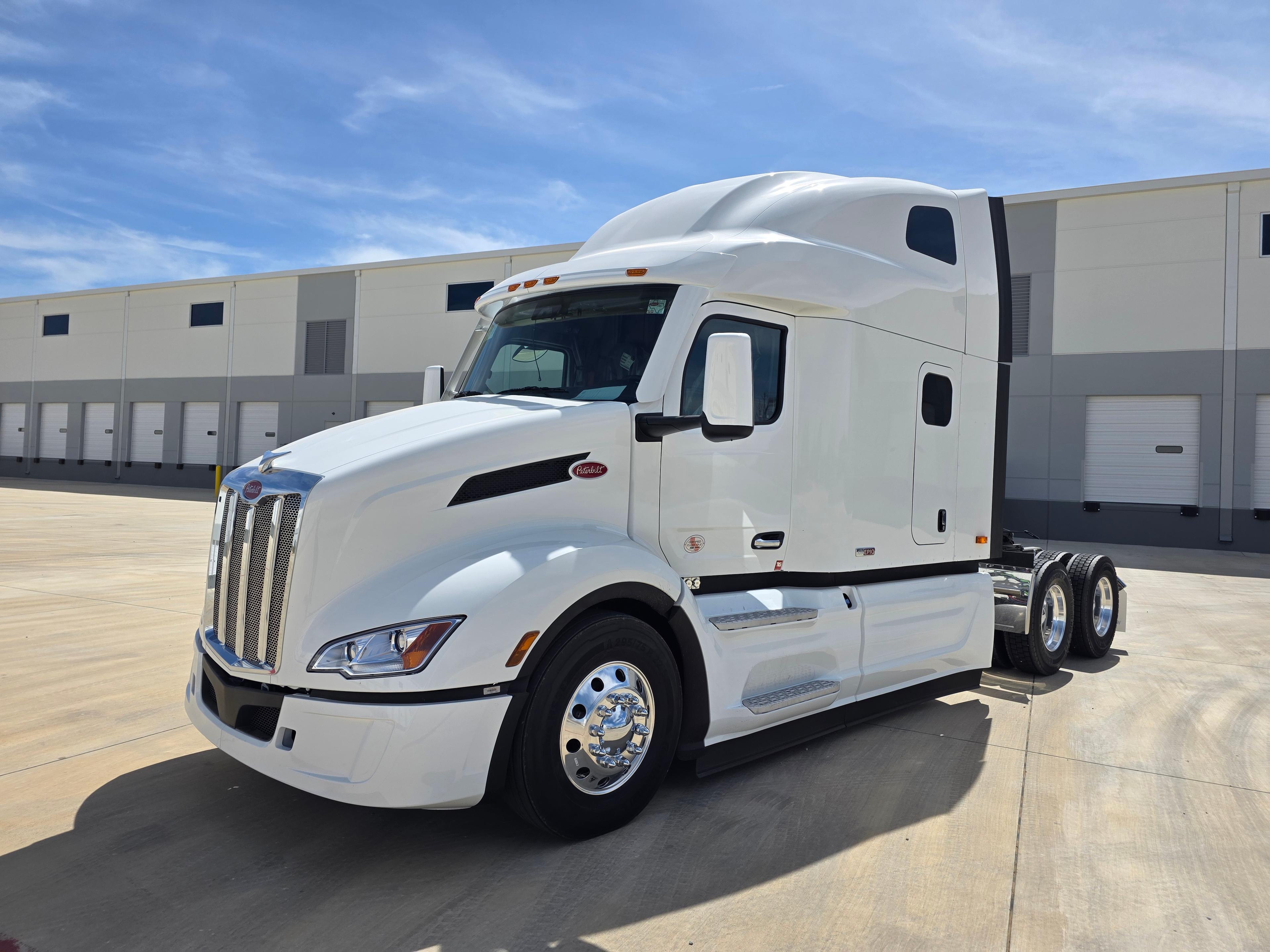 2027 Peterbilt 579