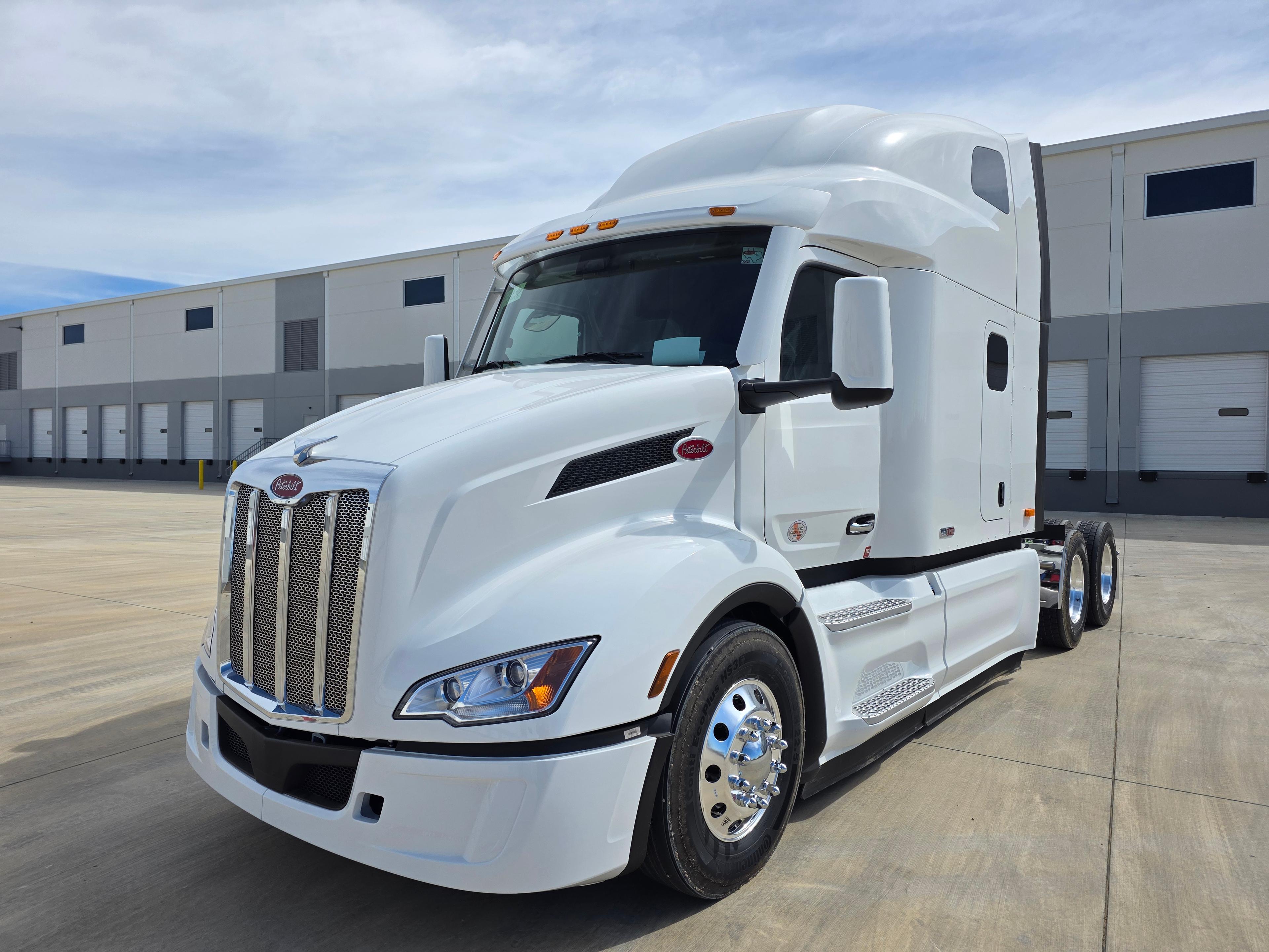 2027 Peterbilt 579