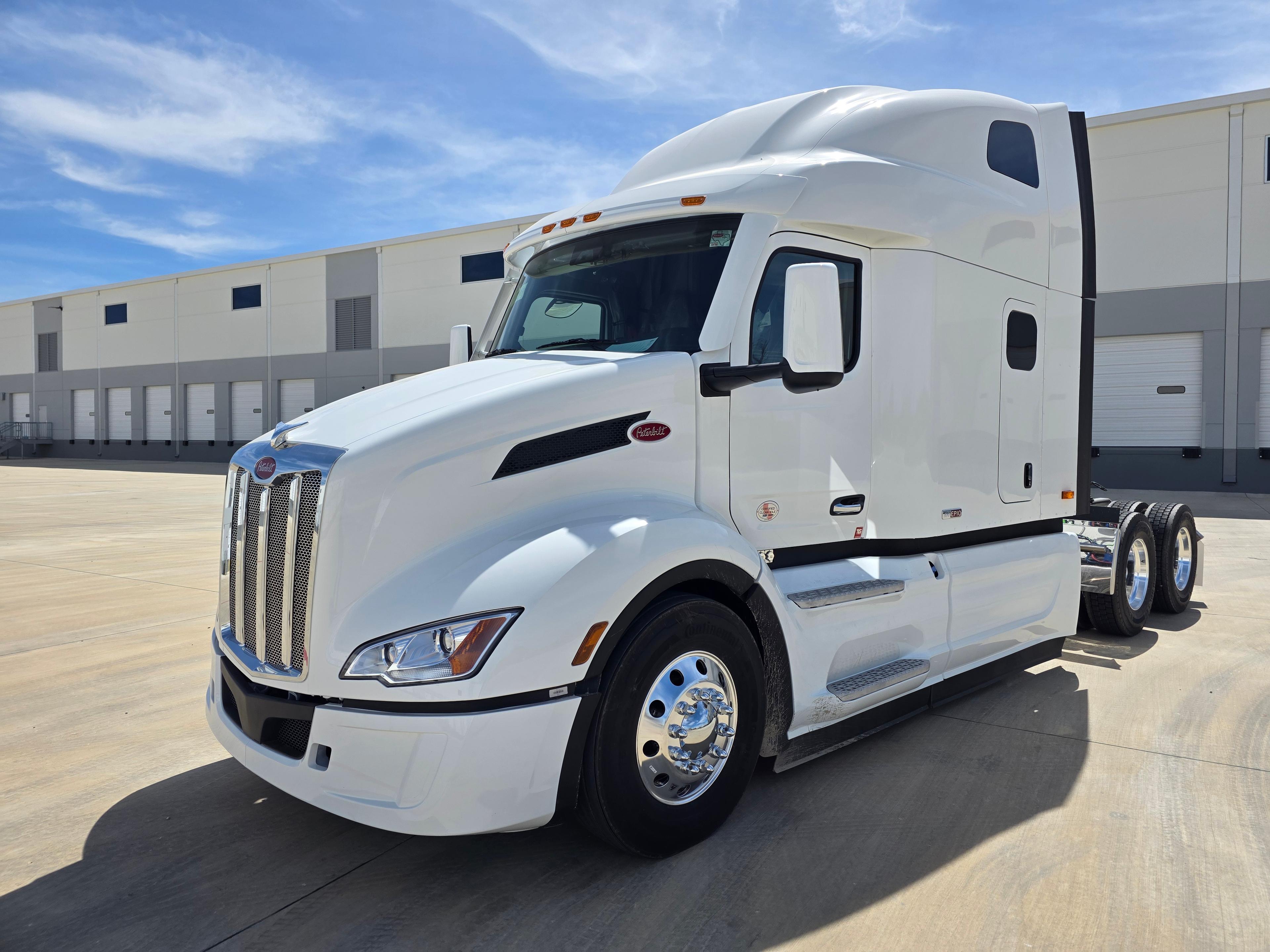 2027 Peterbilt 579