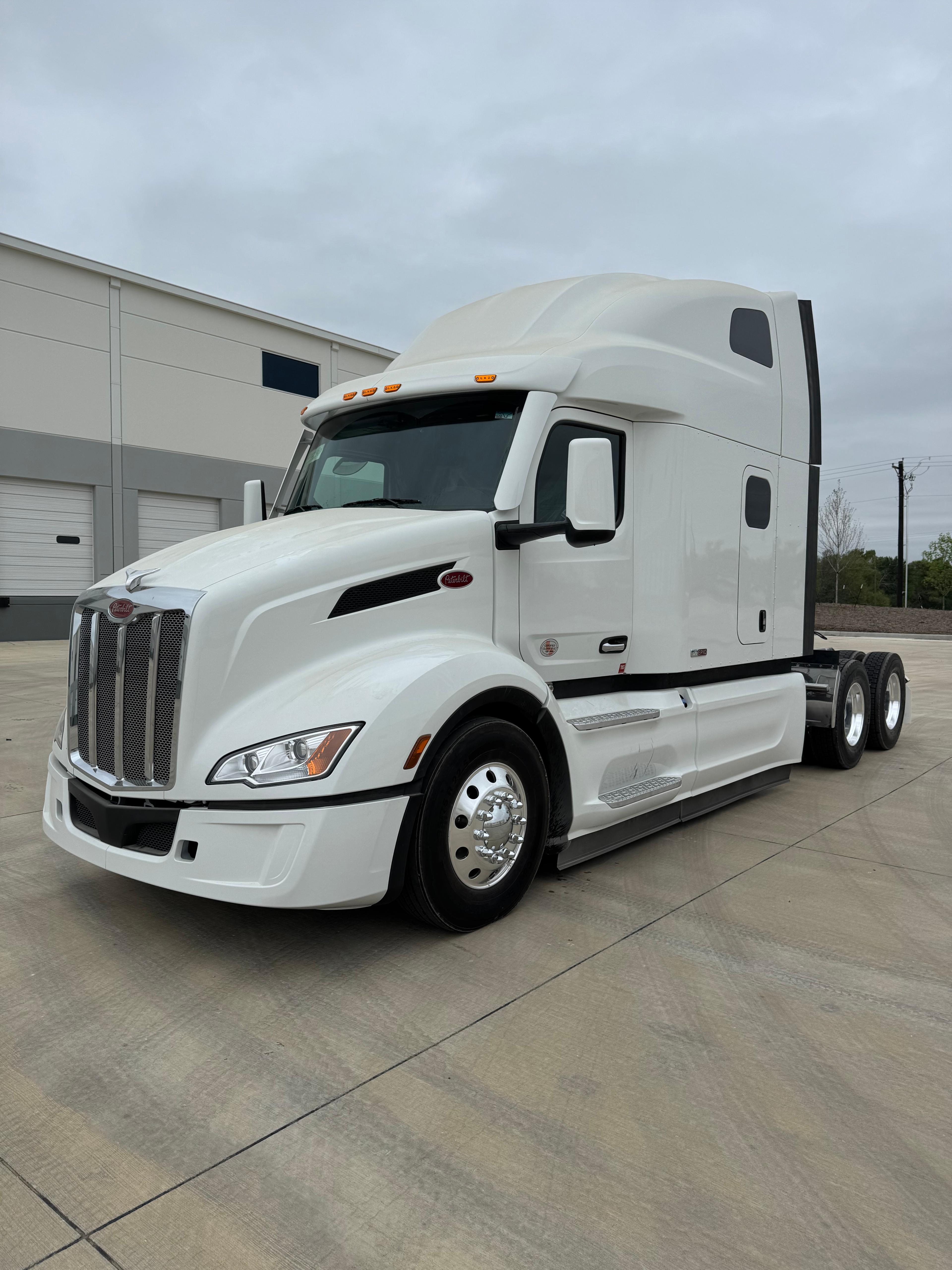 2027 Peterbilt 579