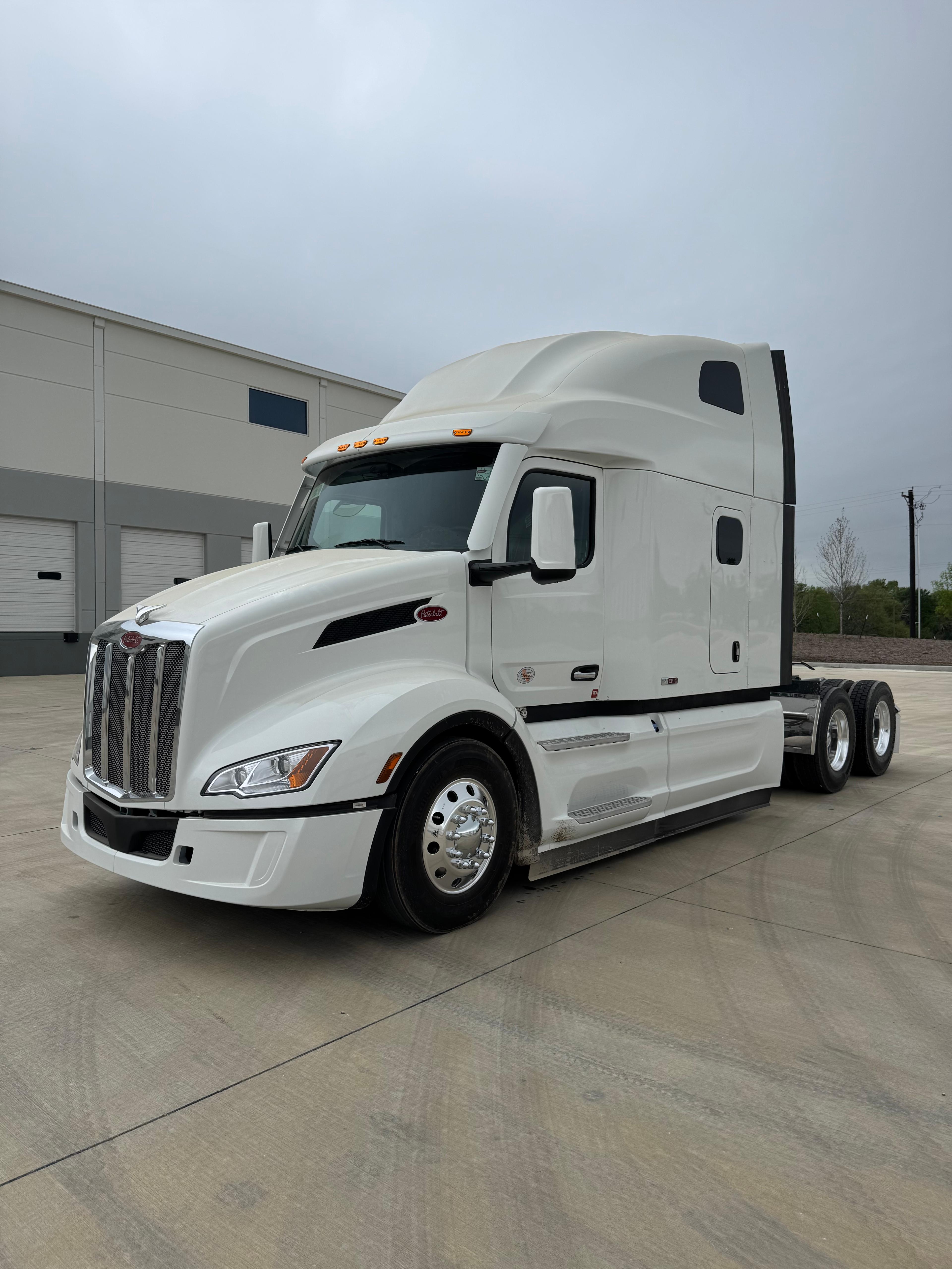 2027 Peterbilt 579