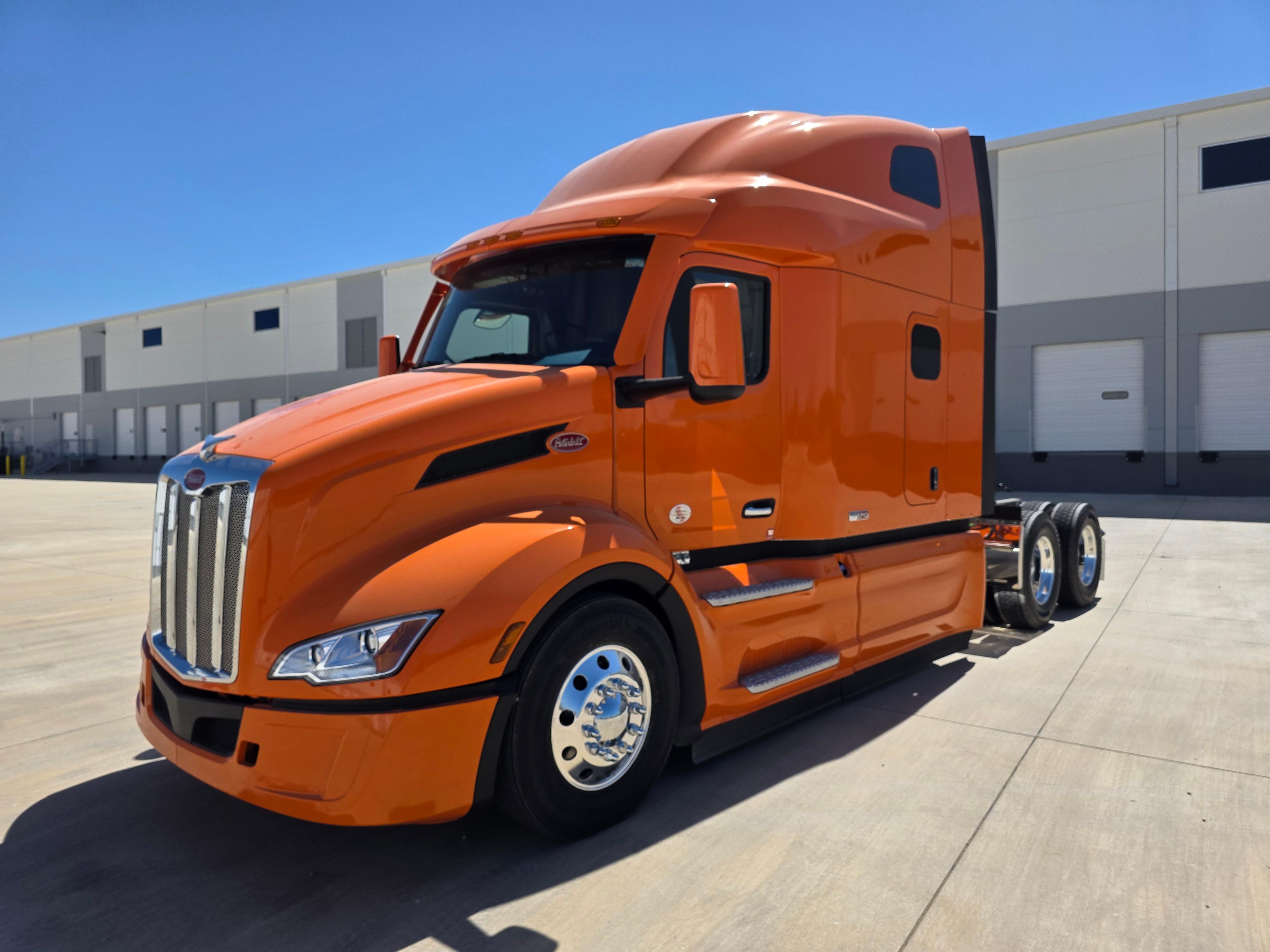 2027 Peterbilt 579