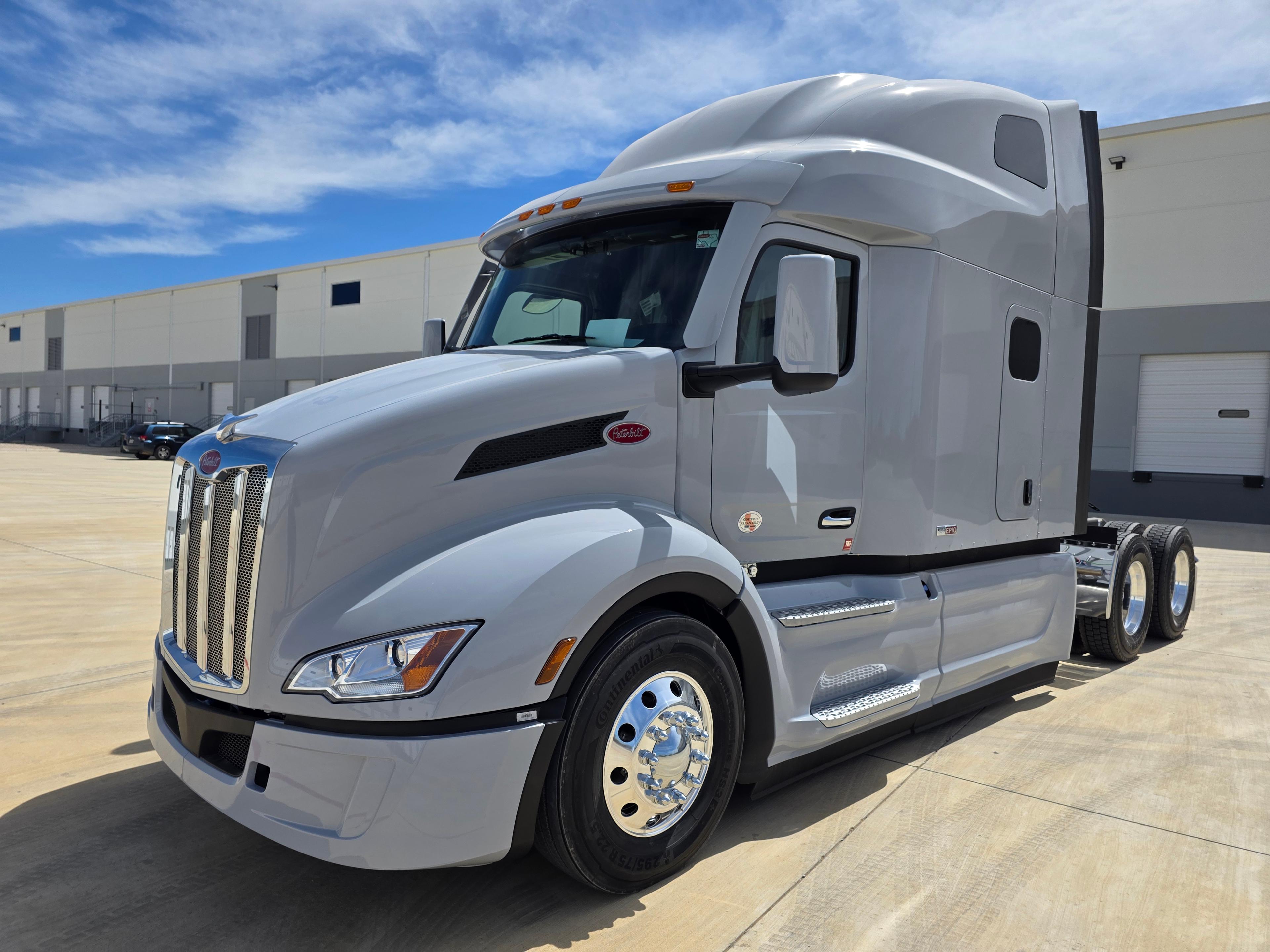 2027 Peterbilt 579
