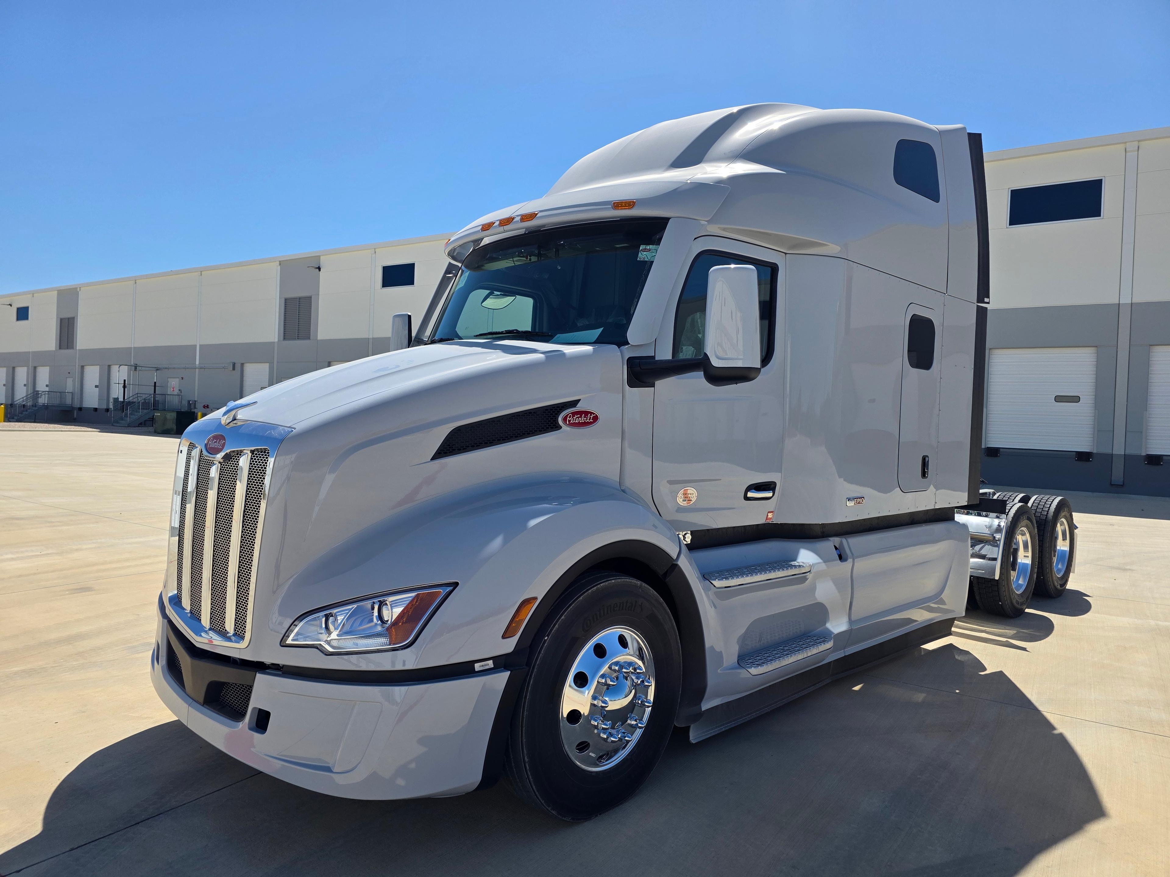 2027 Peterbilt 579