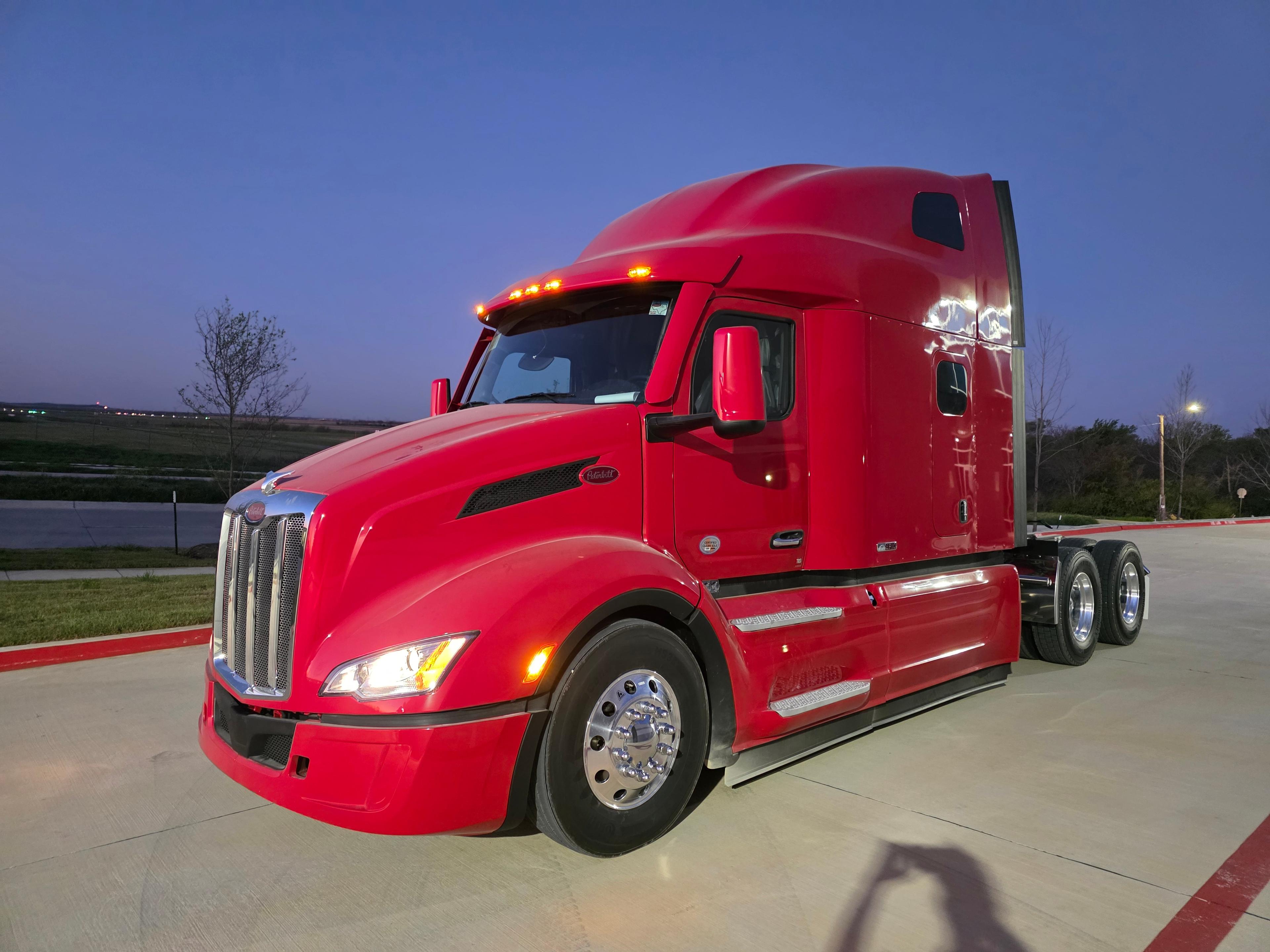 2027 Peterbilt 579