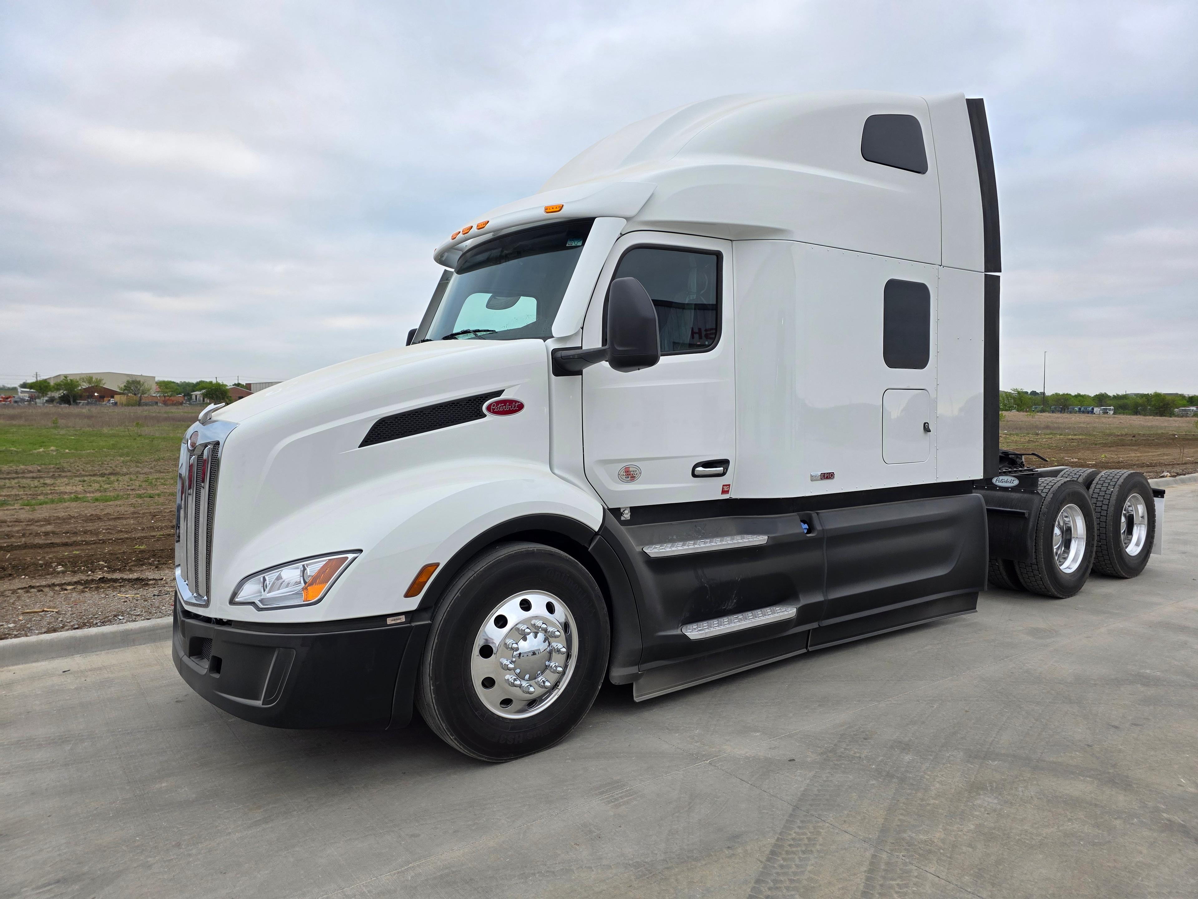 2027 Peterbilt 579
