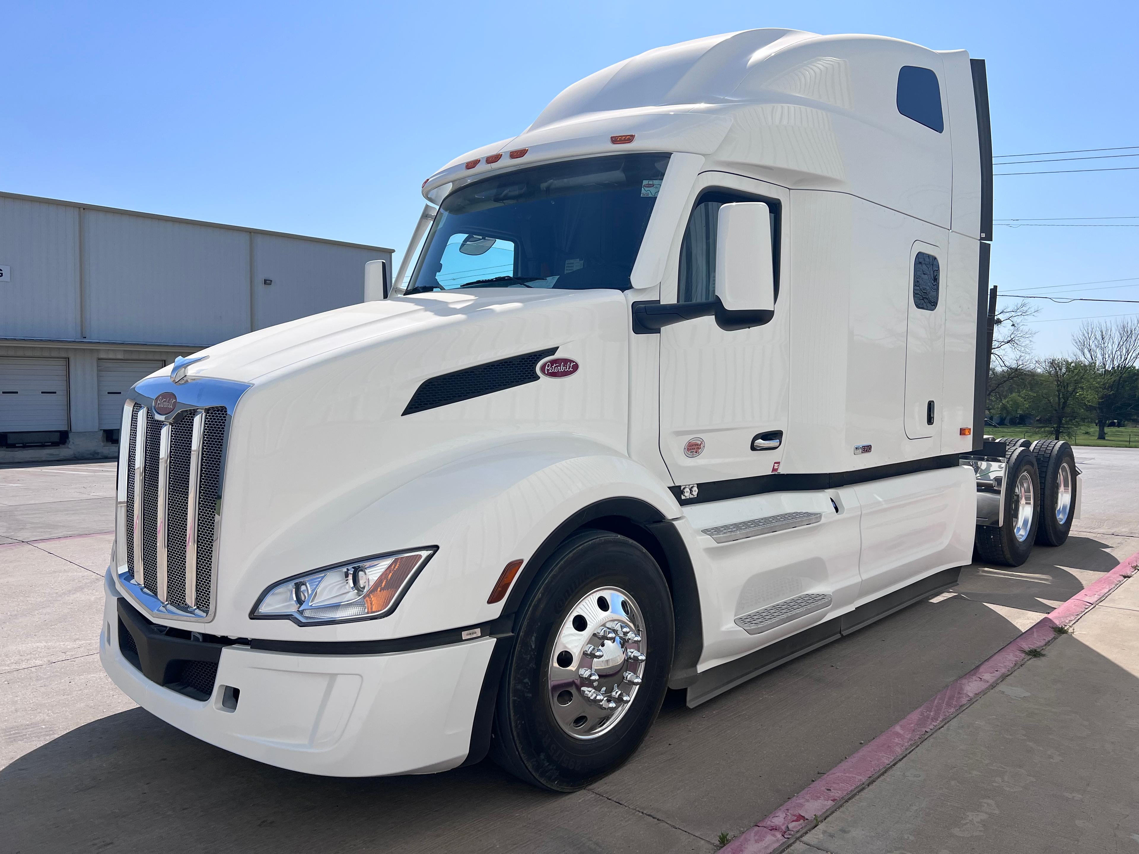 2027 Peterbilt 579