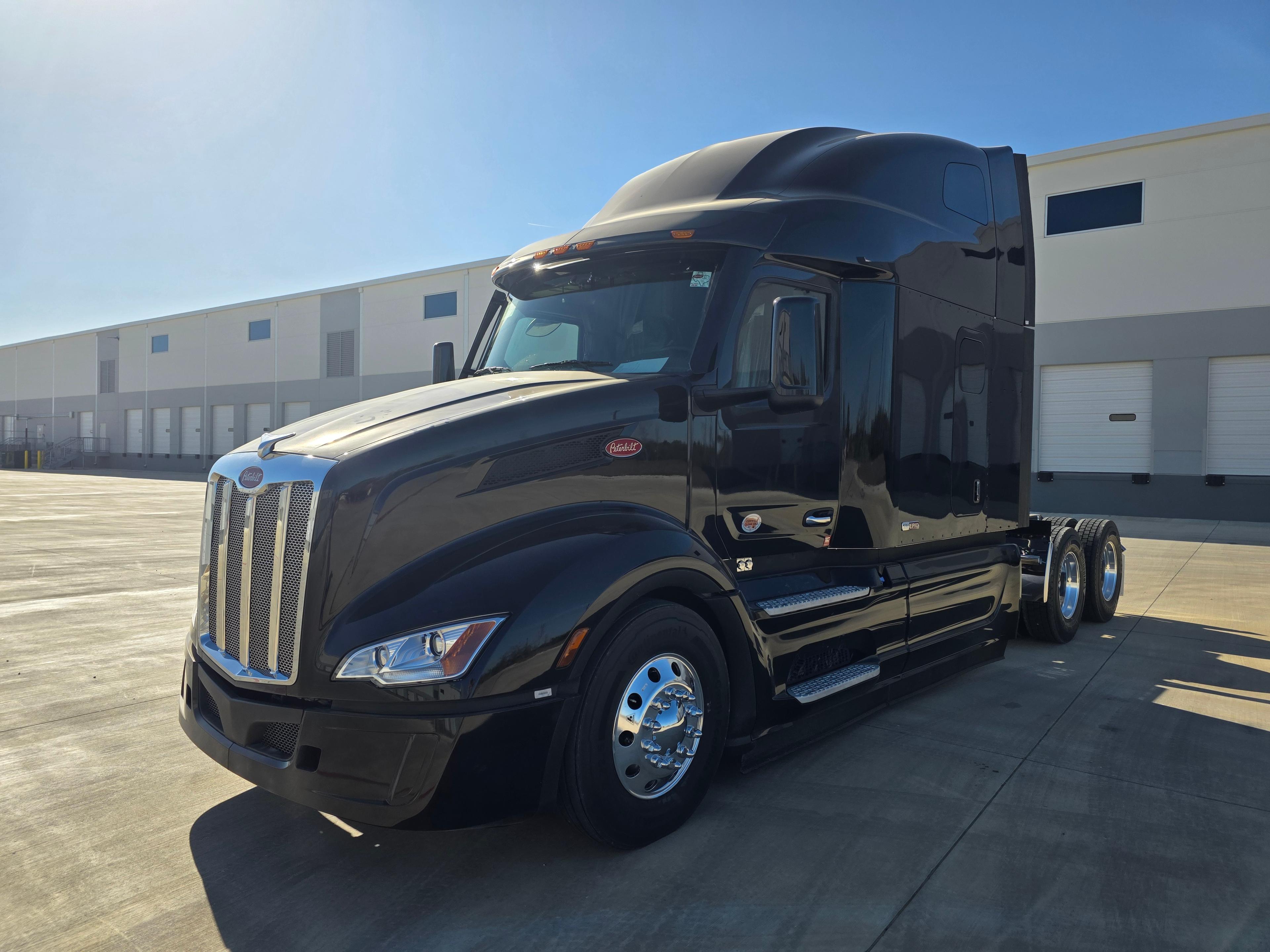2027 Peterbilt 579