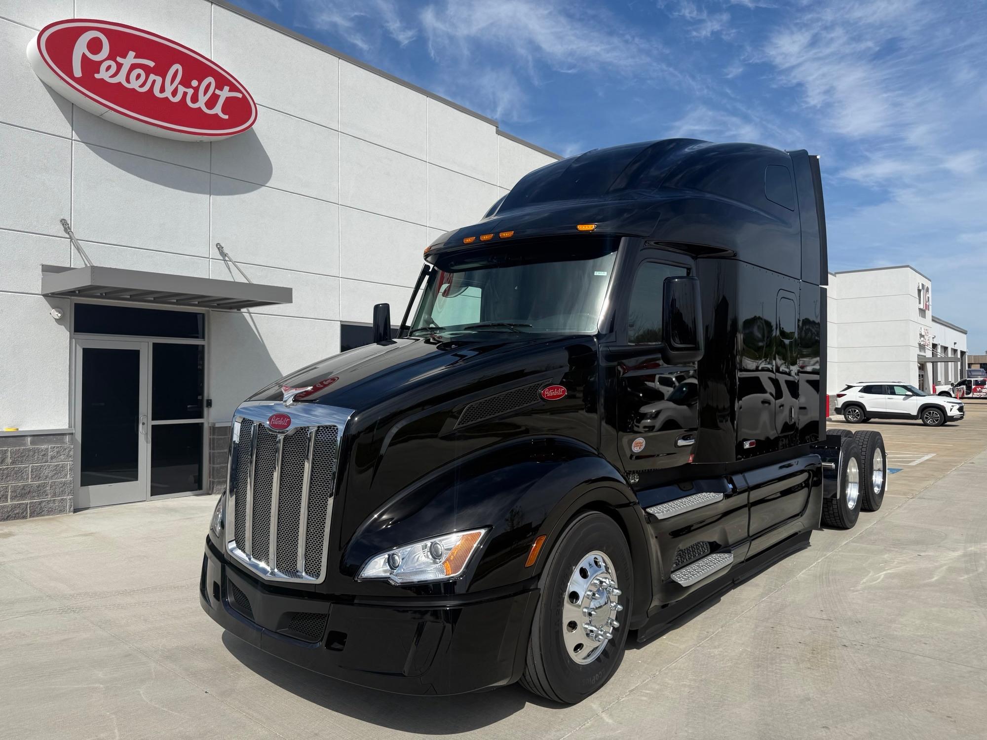 2027 Peterbilt 579