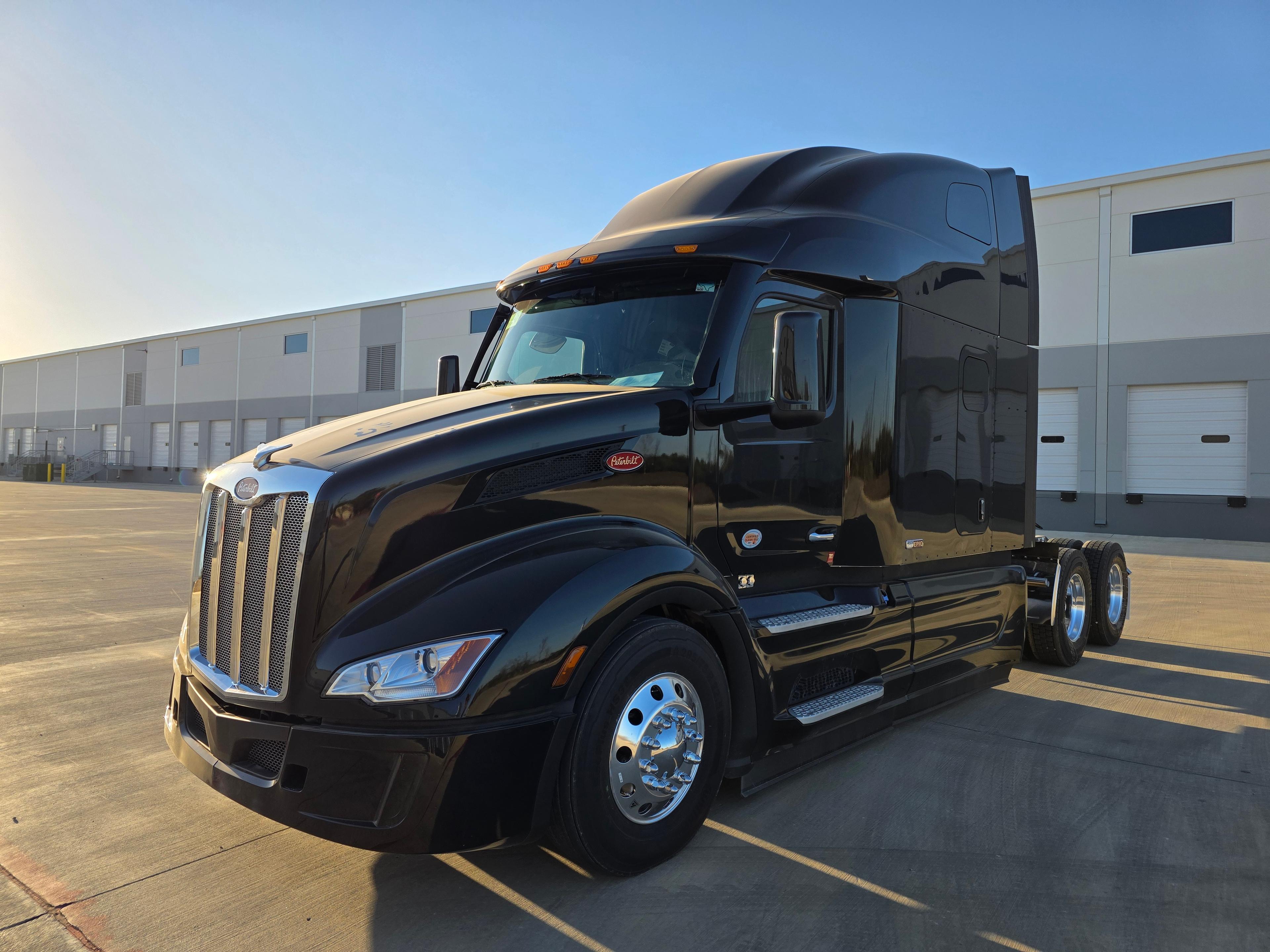 2027 Peterbilt 579