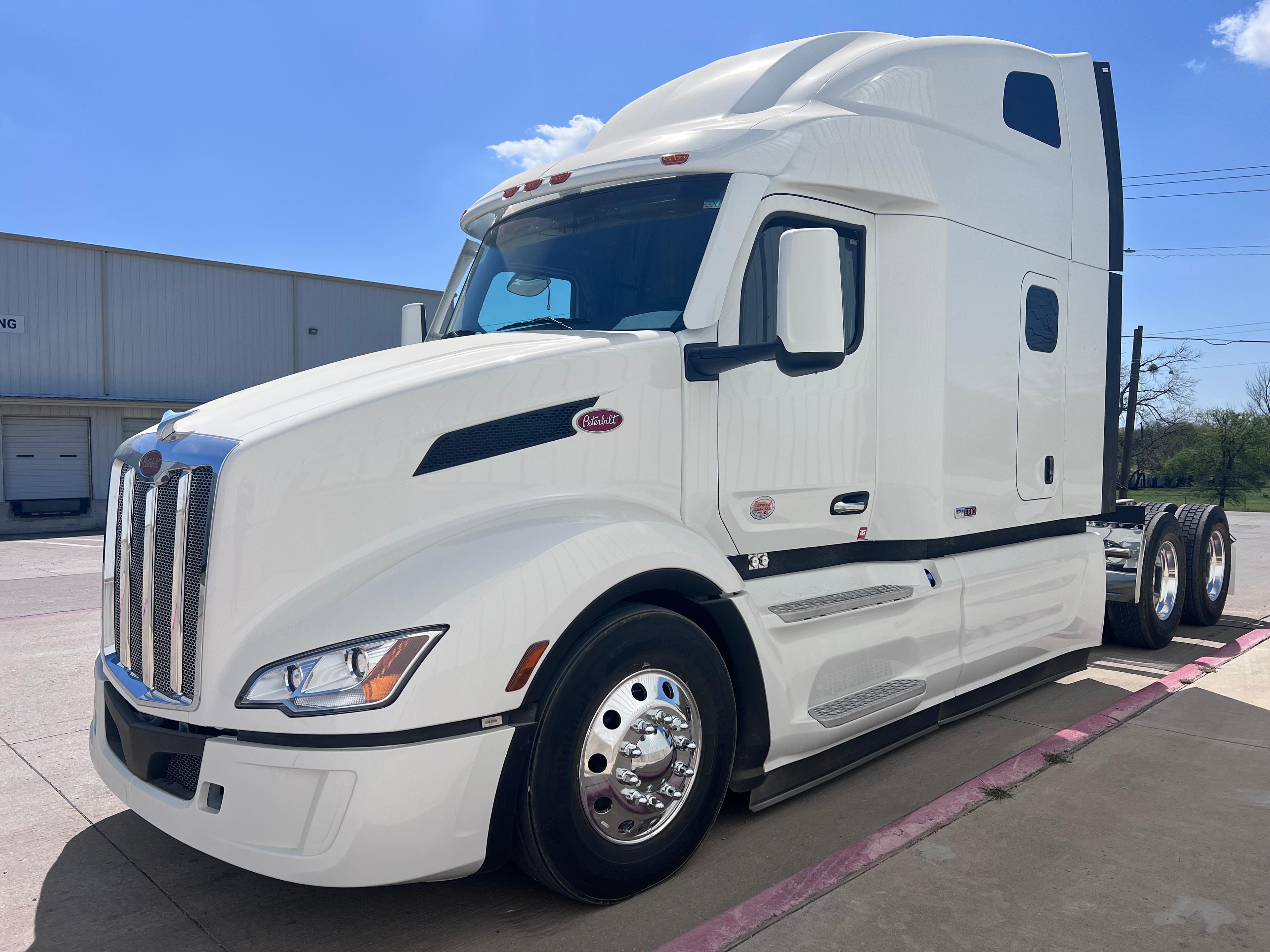2027 Peterbilt 579