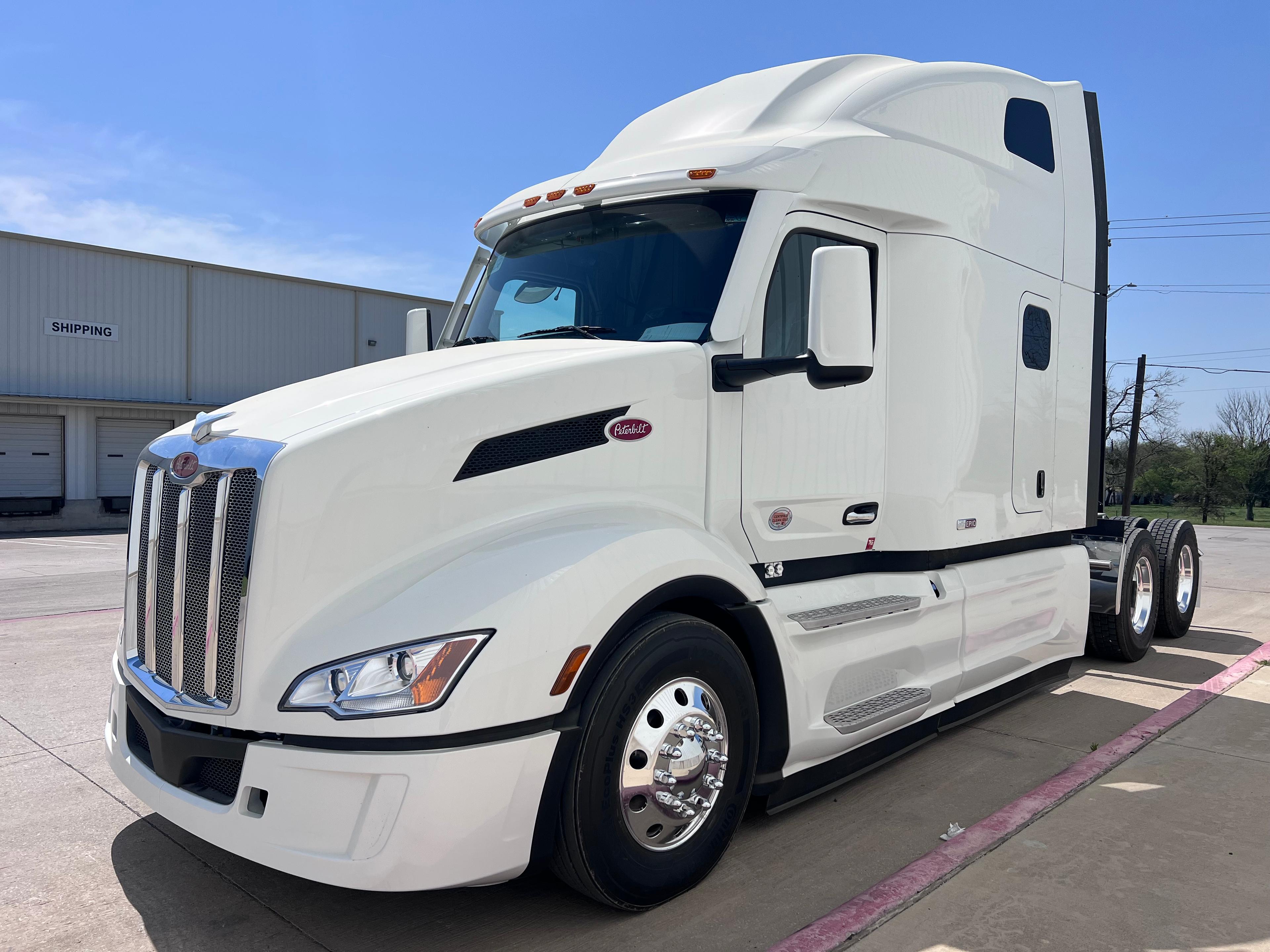 2027 Peterbilt 579