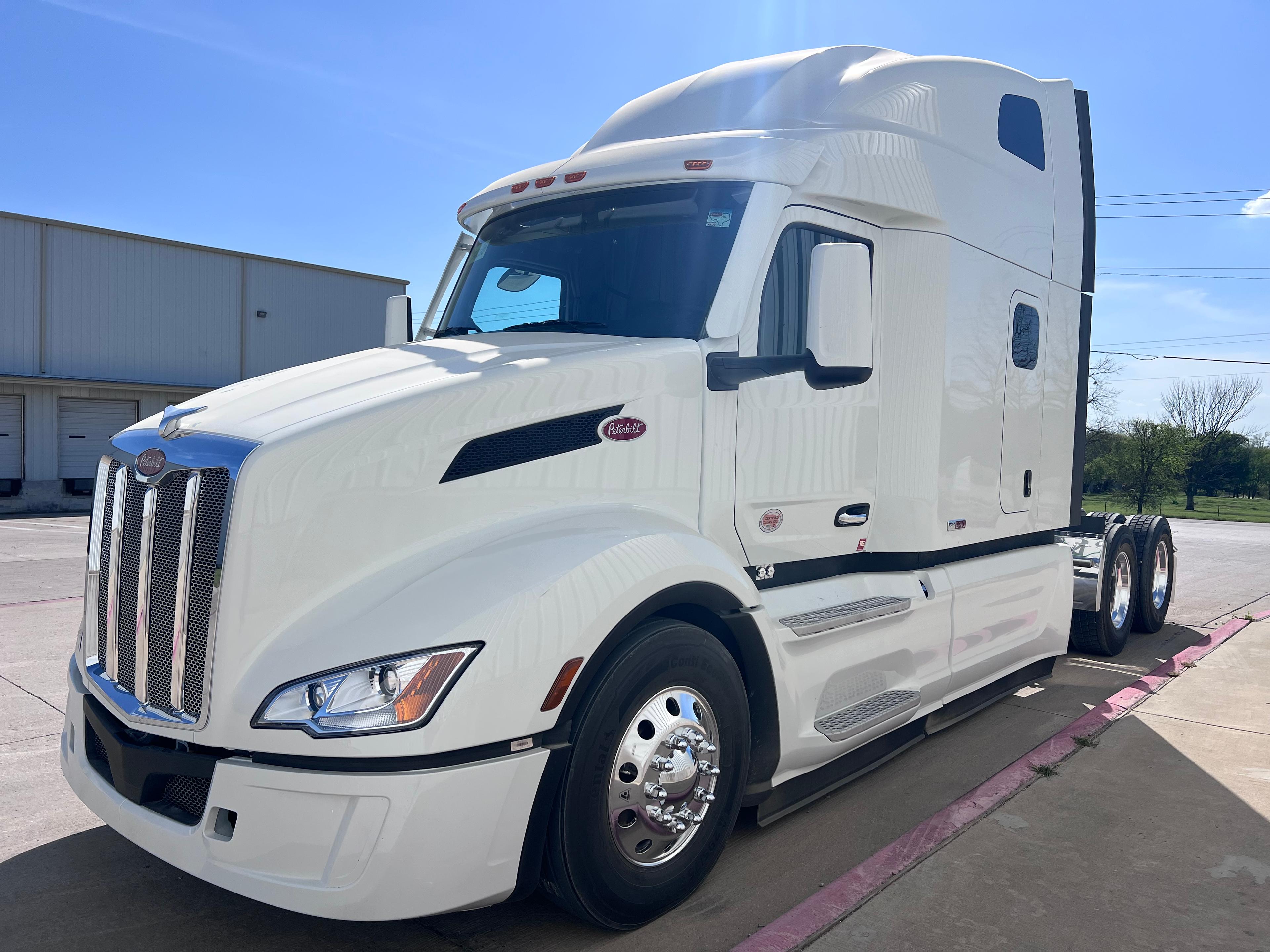 2027 Peterbilt 579