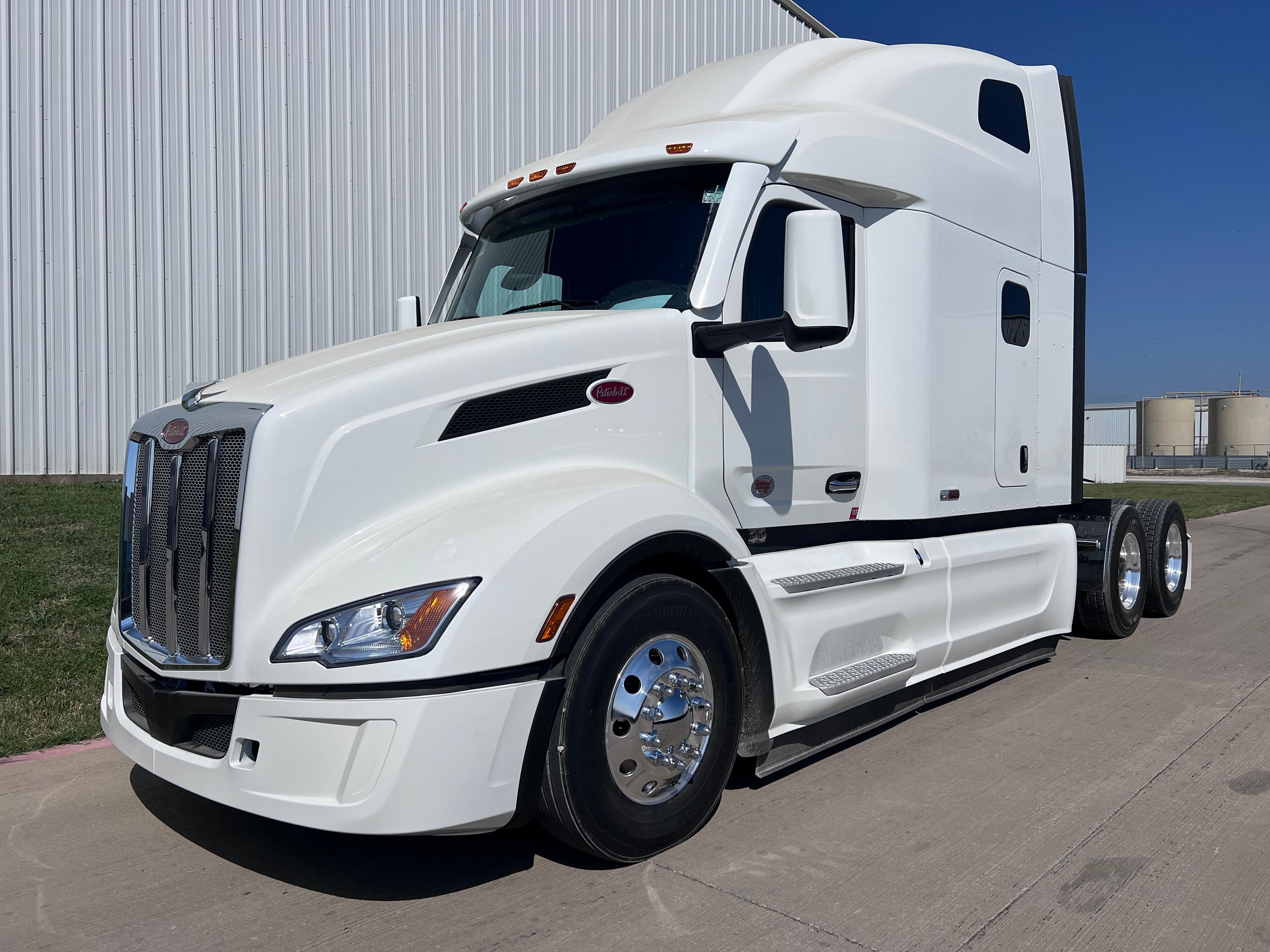 2027 Peterbilt 579