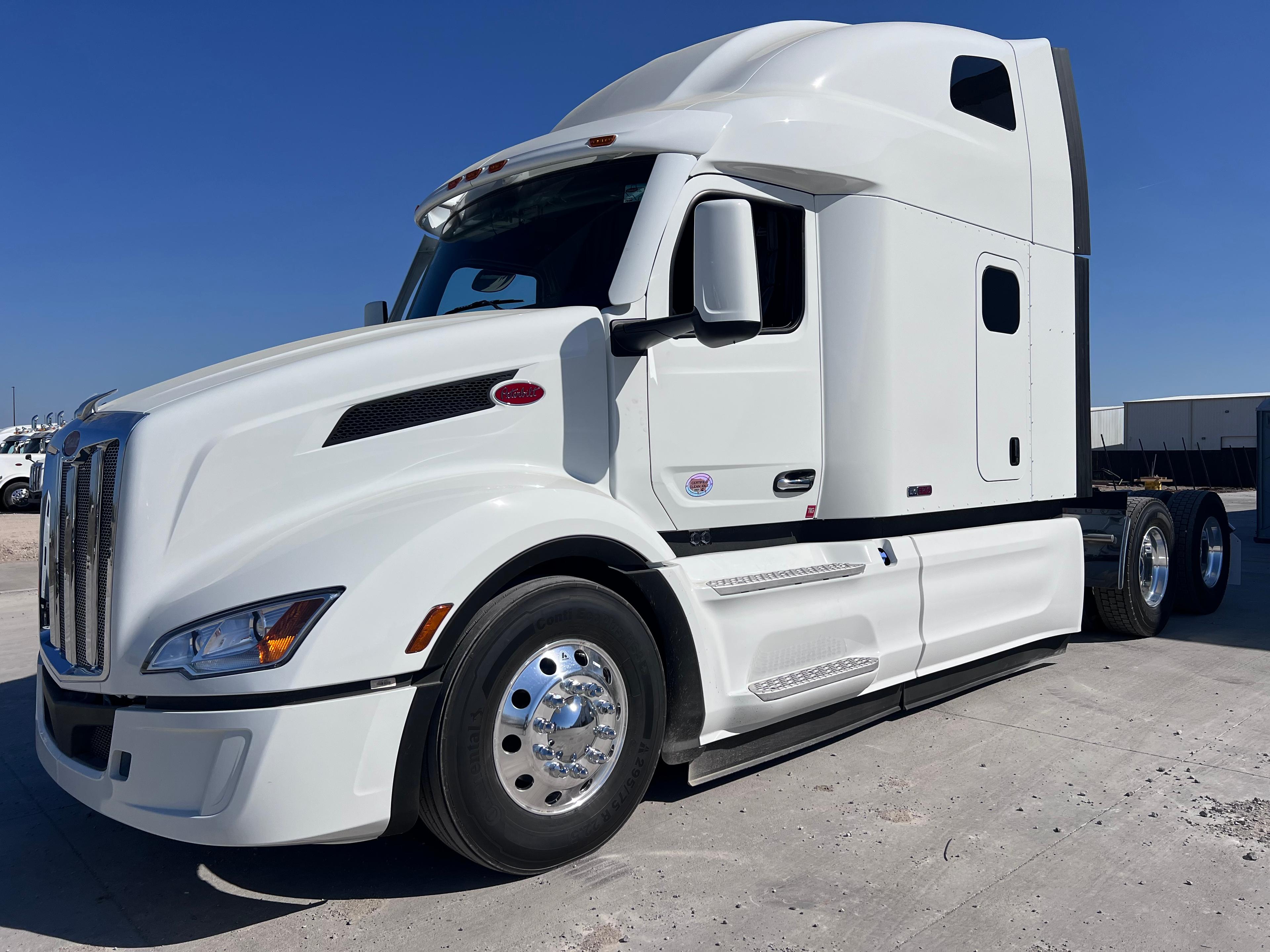 2027 Peterbilt 579