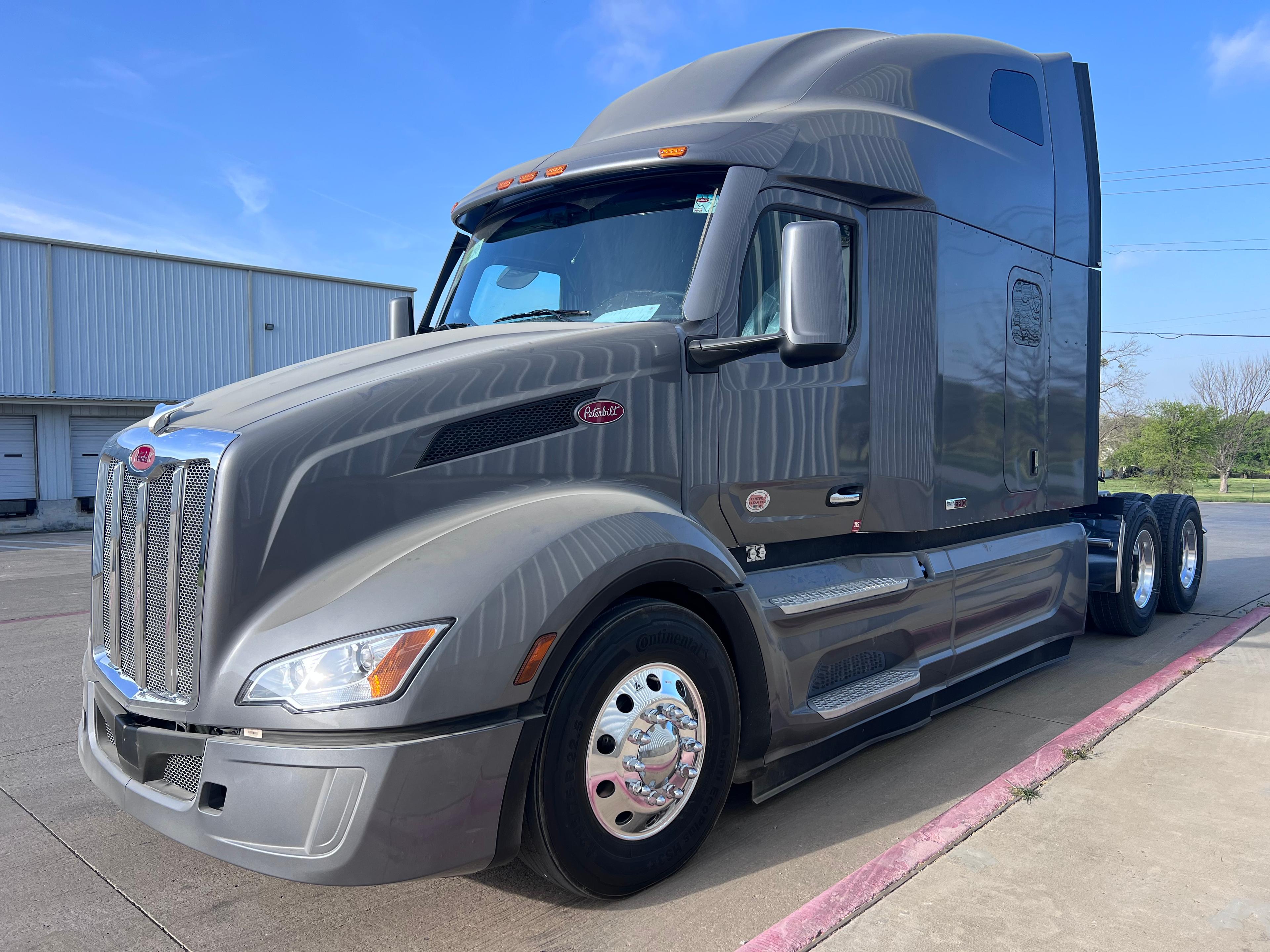 2027 Peterbilt 579