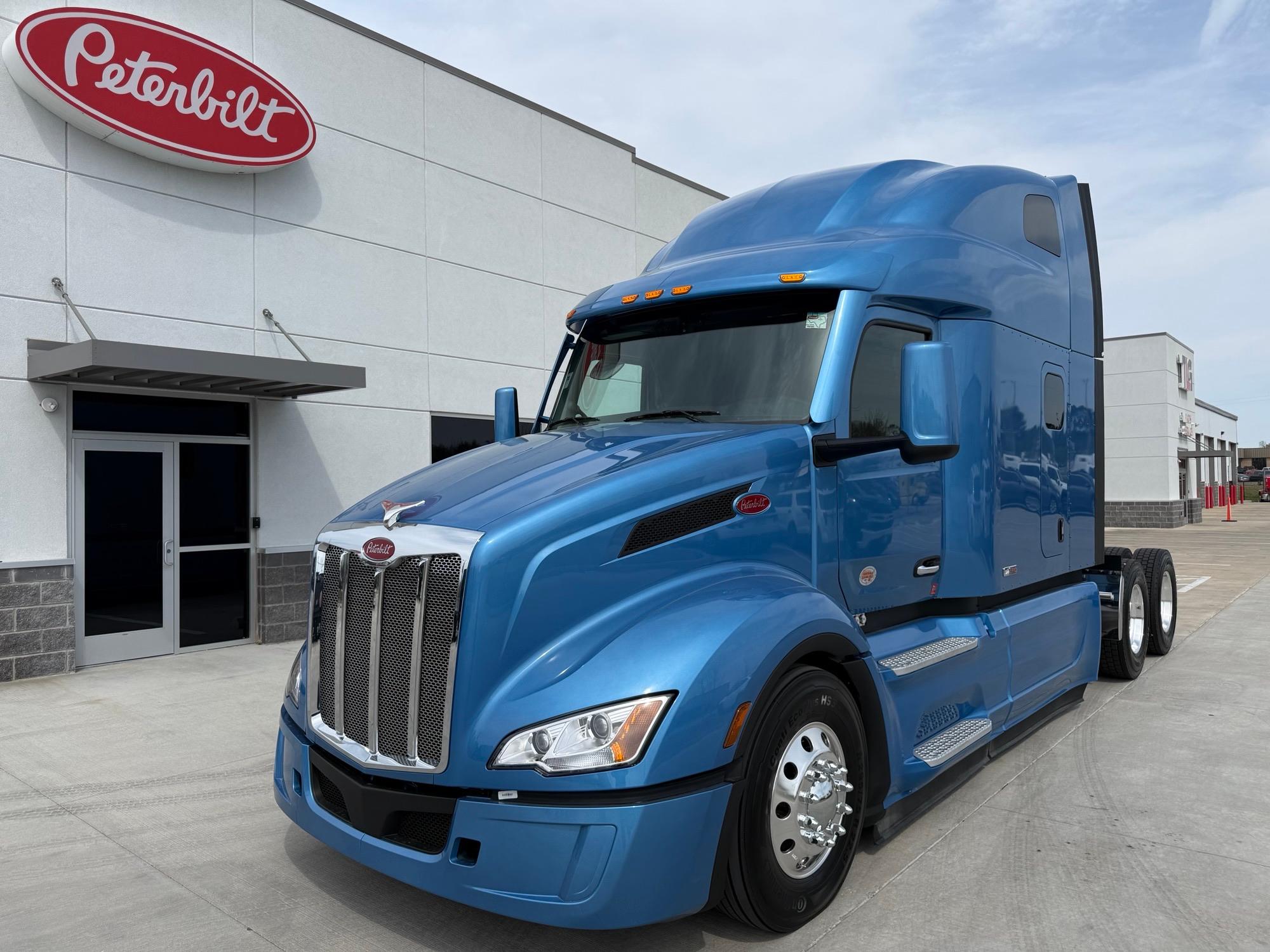 2027 Peterbilt 579
