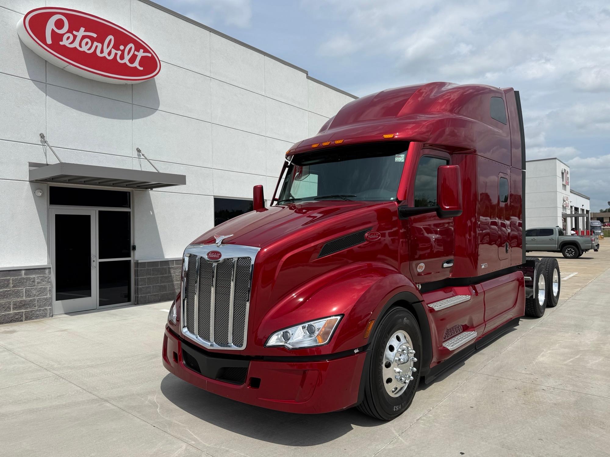 2027 Peterbilt 579