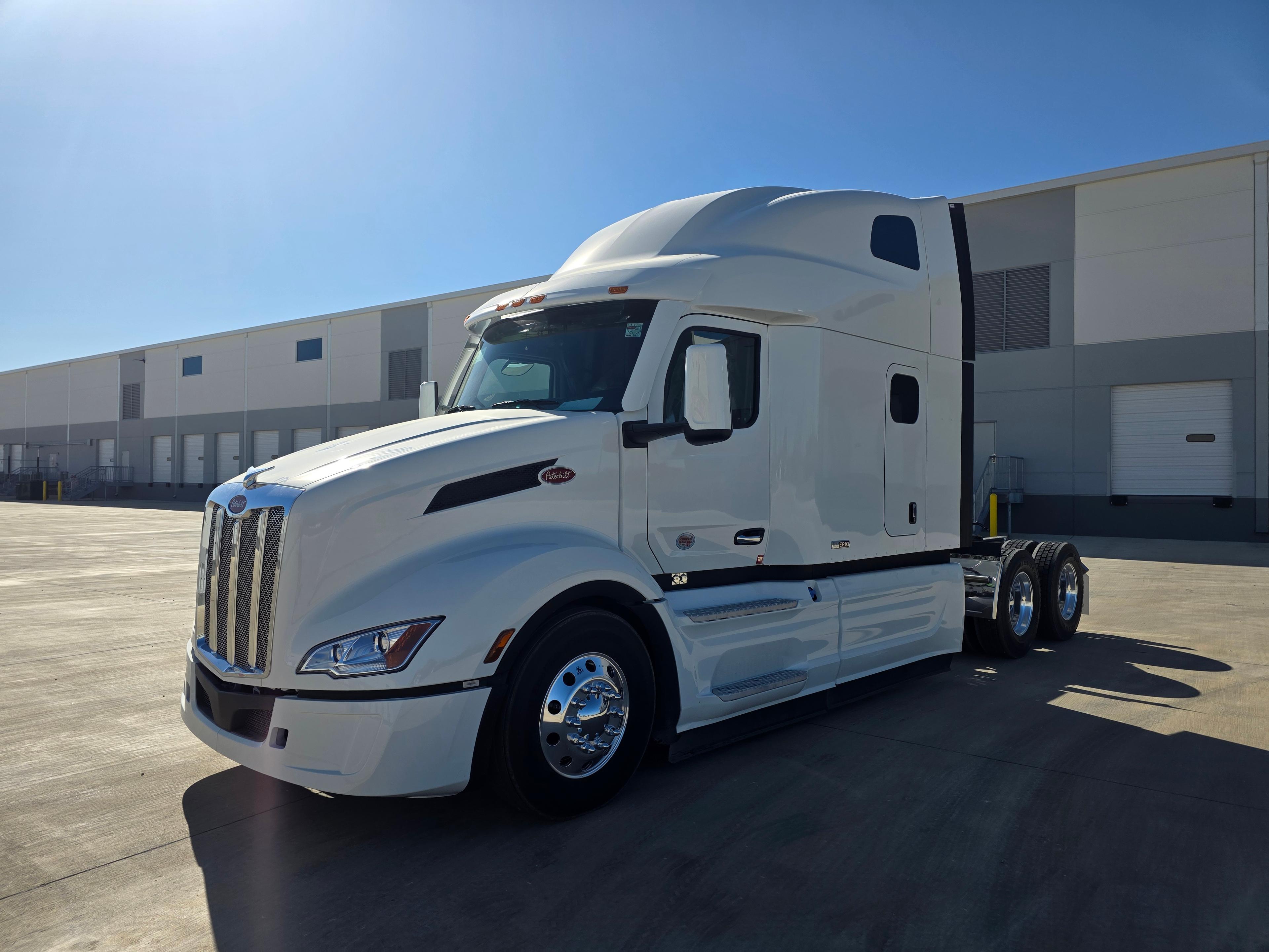 2027 Peterbilt 579