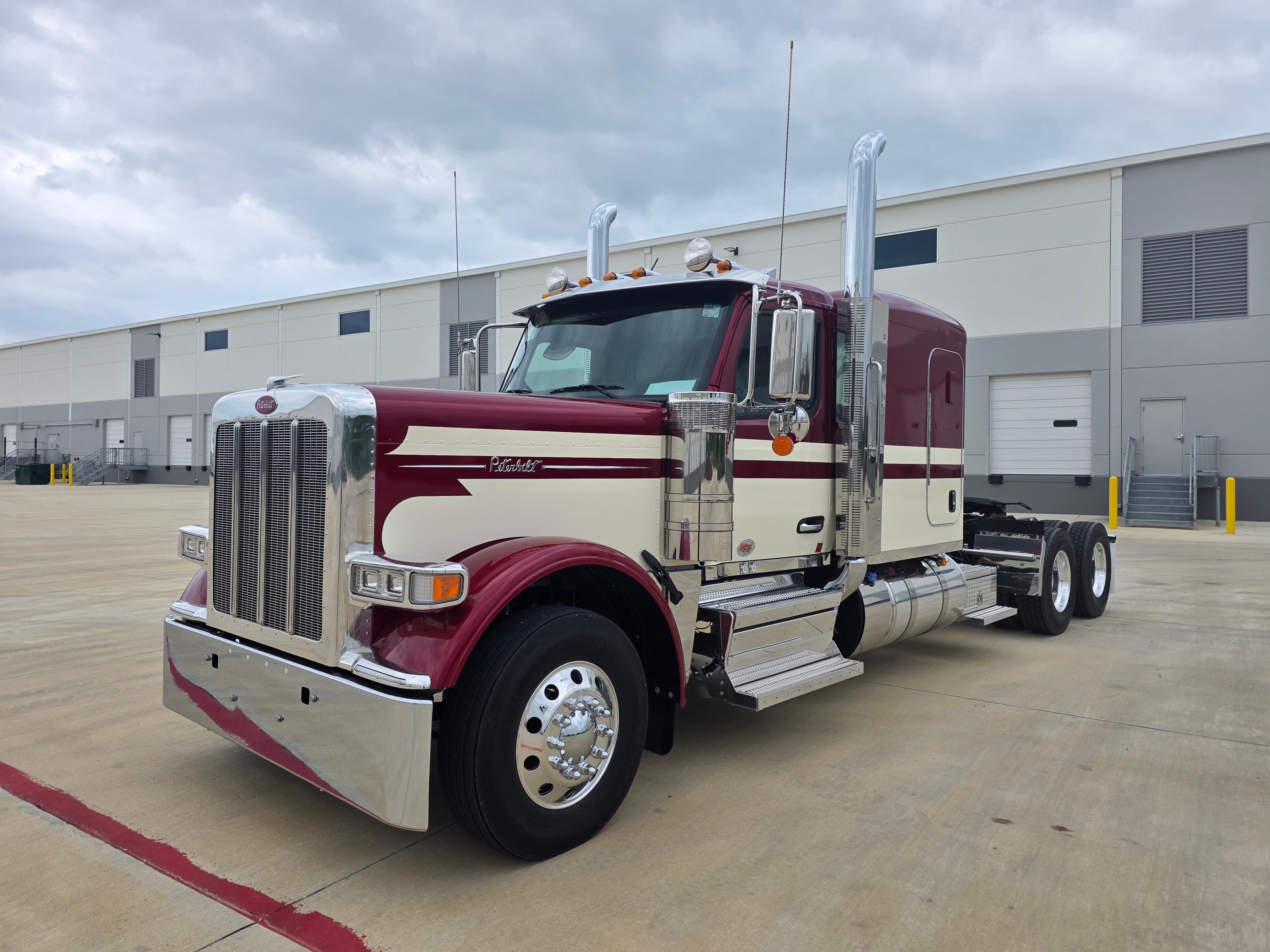 2027 Peterbilt 589