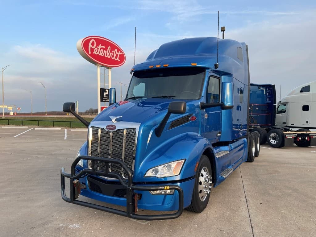 2023 Peterbilt 579