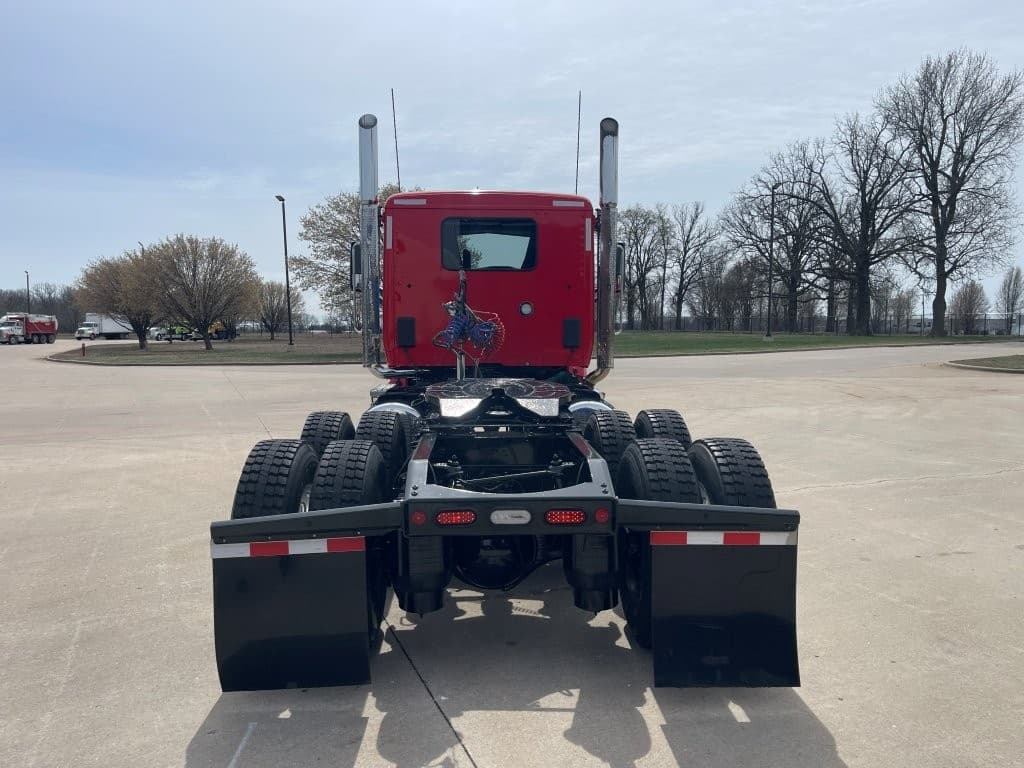2020 Peterbilt 567 in Springfield, MO — photo 4