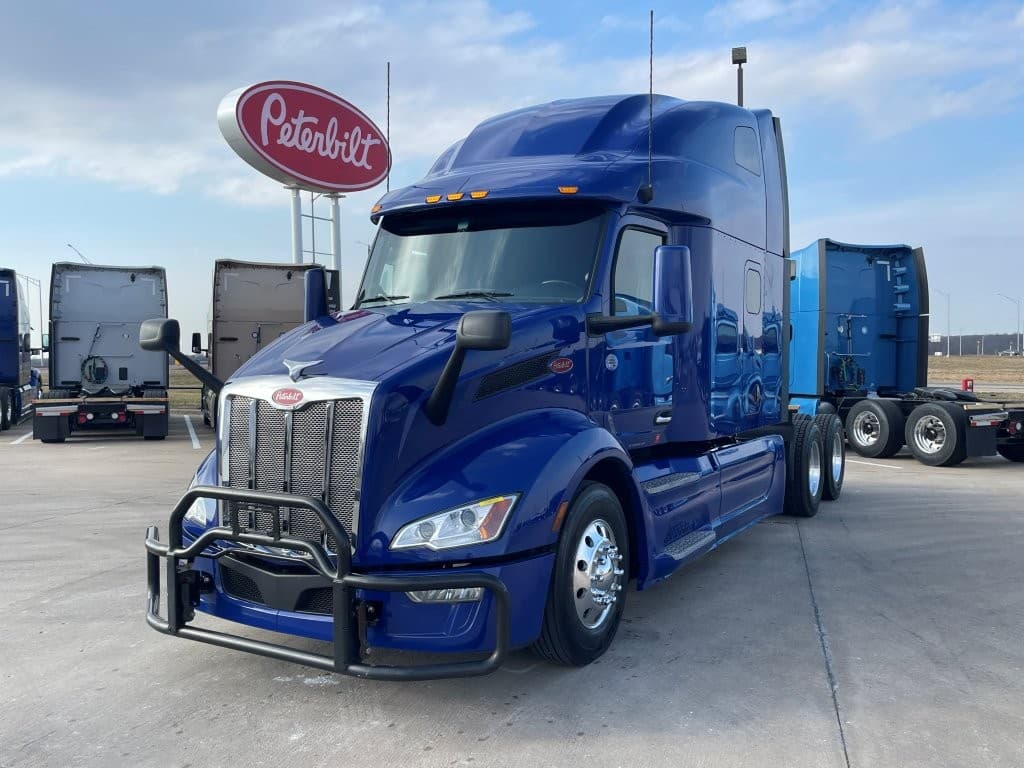 2023 Peterbilt 579