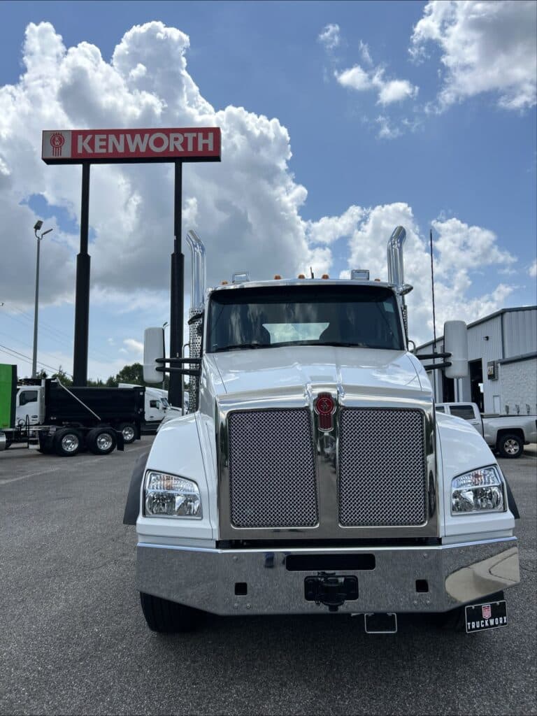 2026 Kenworth in Birmingham, AL — photo 2
