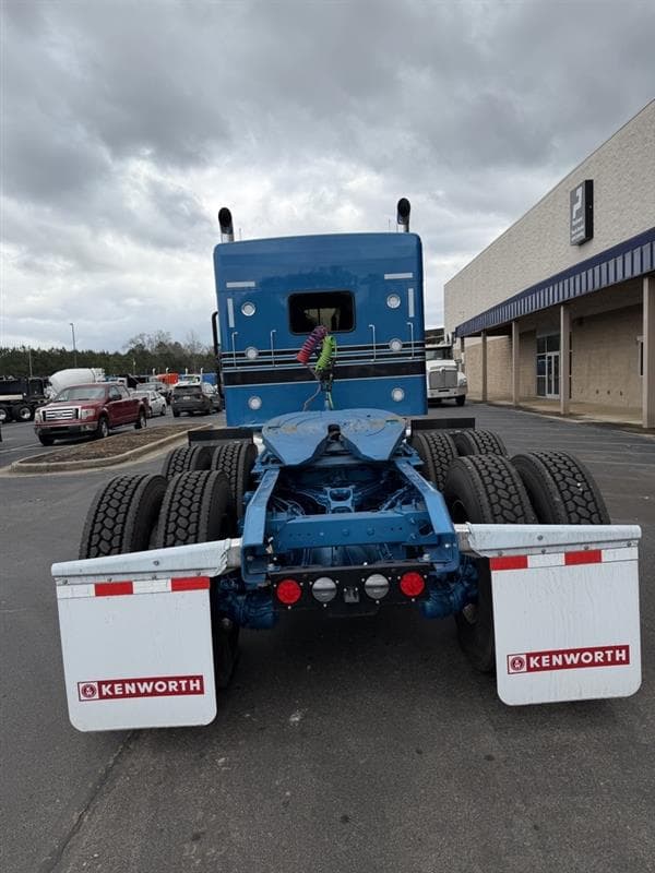 2027 Kenworth W900 — photo 6