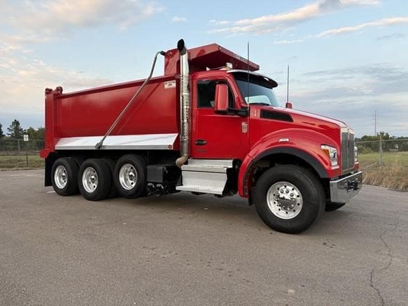 2025 Kenworth T880