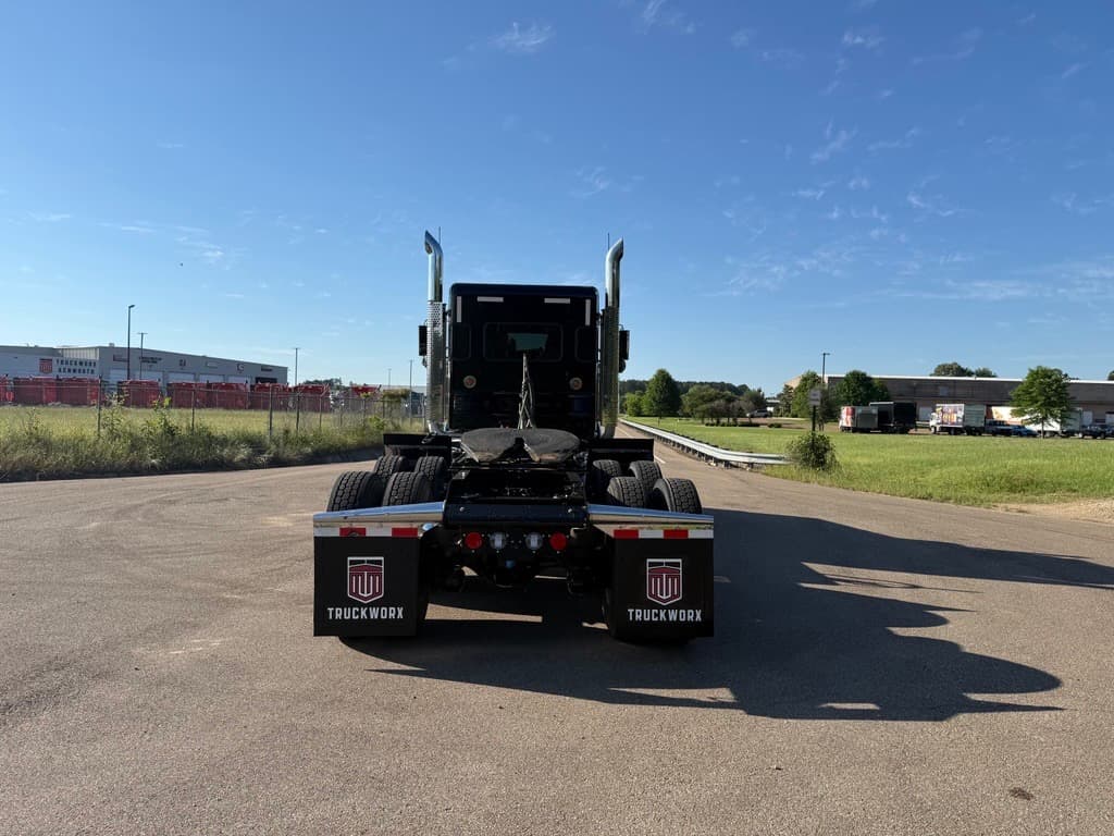 2025 Kenworth W900 in Jackson, MS — photo 4