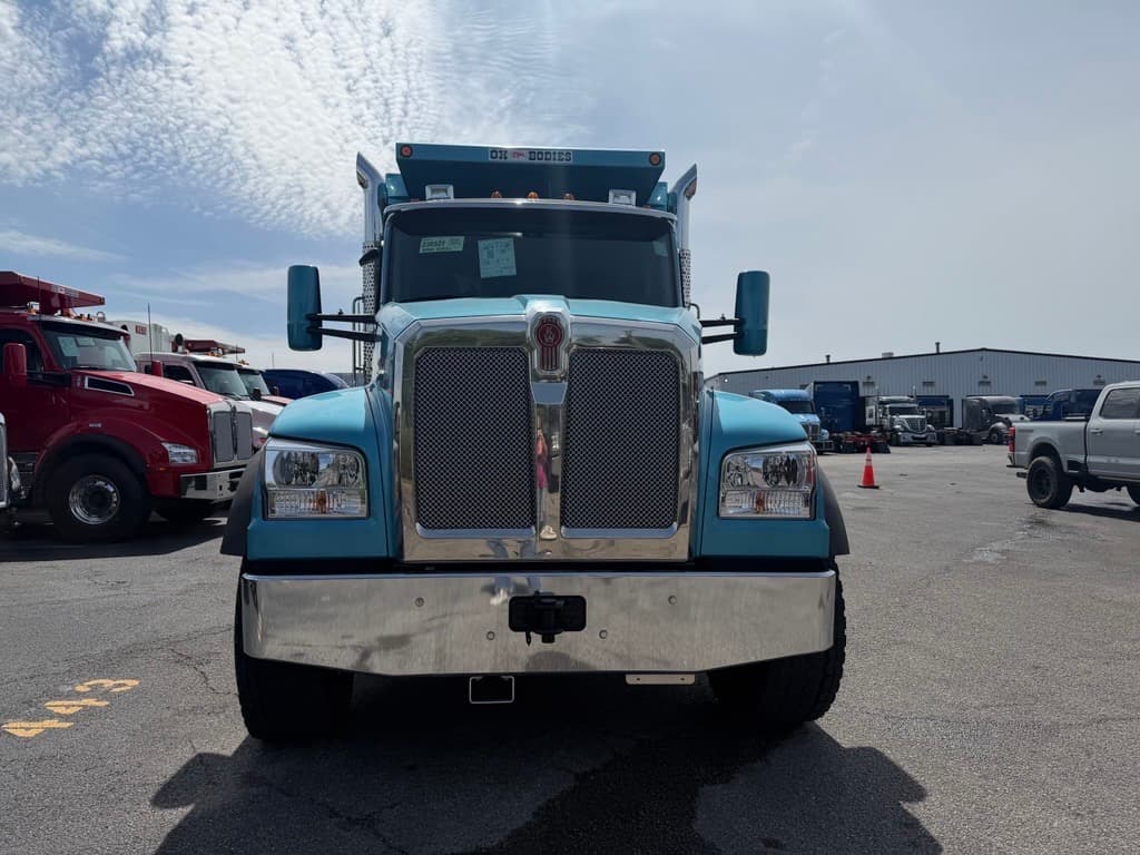 2027 Kenworth T880 in Birmingham, AL — photo 2