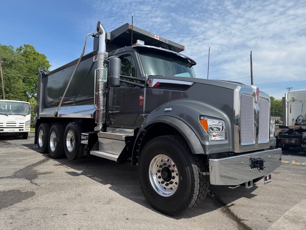 2027 Kenworth T880