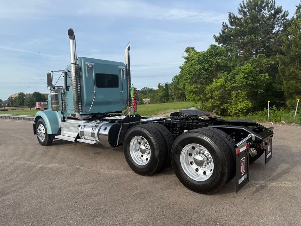 2024 Kenworth W900 in Jackson, MS — photo 4