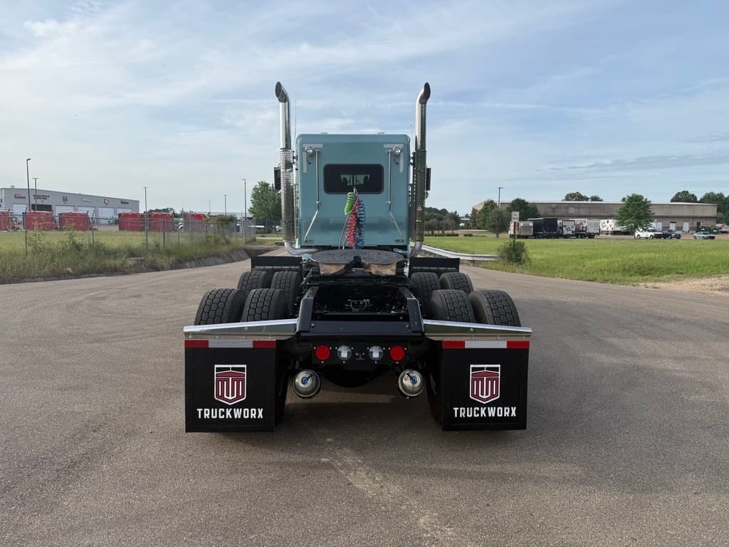 2024 Kenworth W900 in Jackson, MS — photo 5