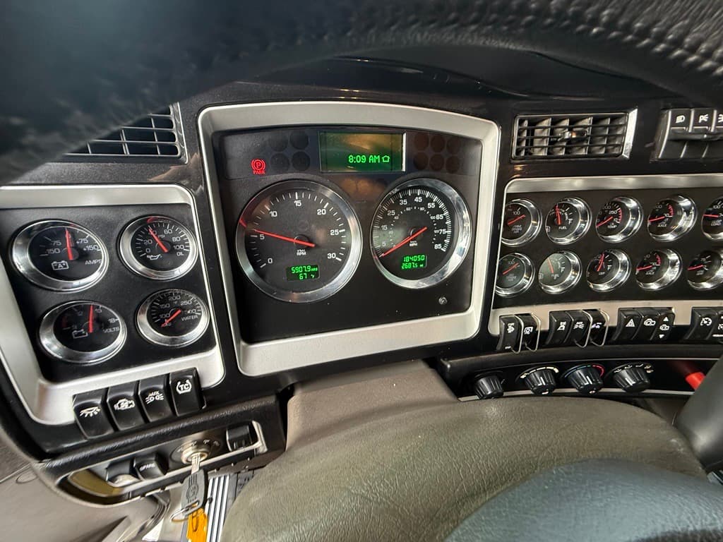 2024 Kenworth W900 in Jackson, MS — photo 11