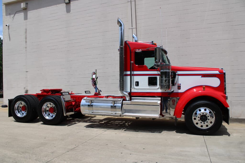 2027 Kenworth W900 in Mobile, AL — photo 4