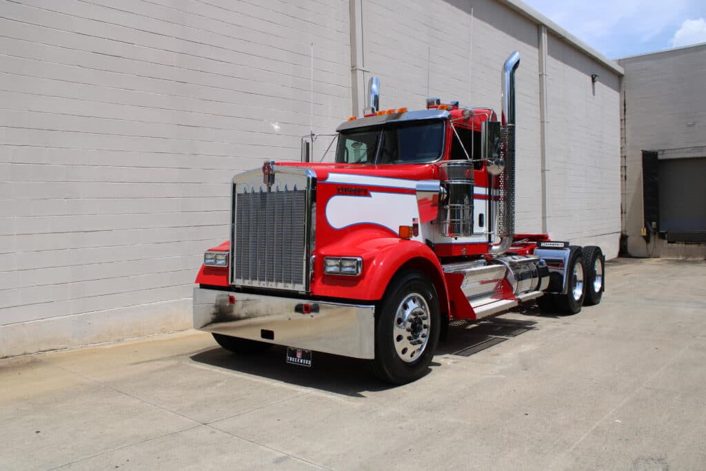 2027 Kenworth W900