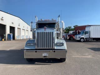 2022 Kenworth W900 in Birmingham, AL — photo 2