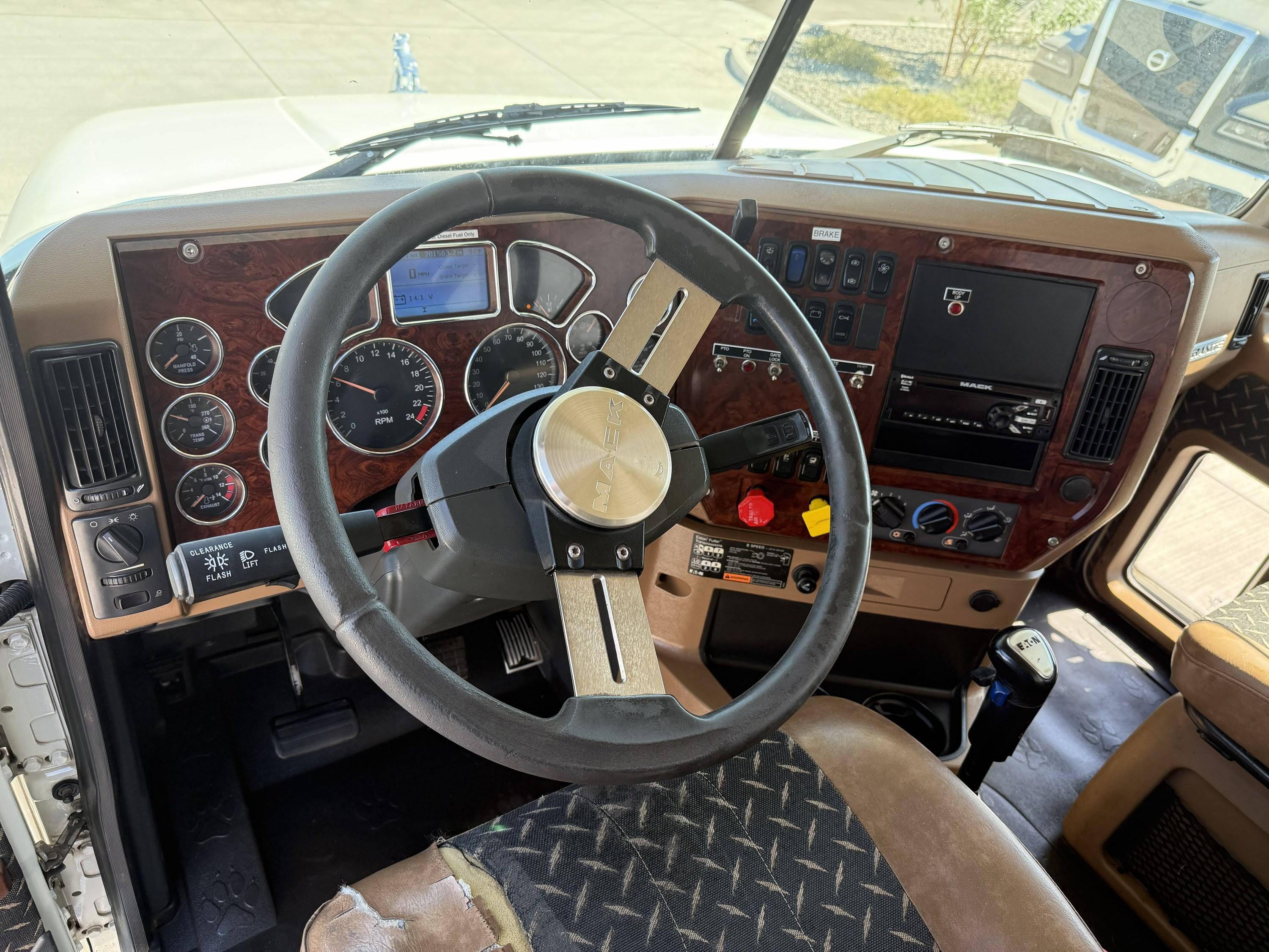 2016 Mack Granite in PHOENIX, AZ — photo 8