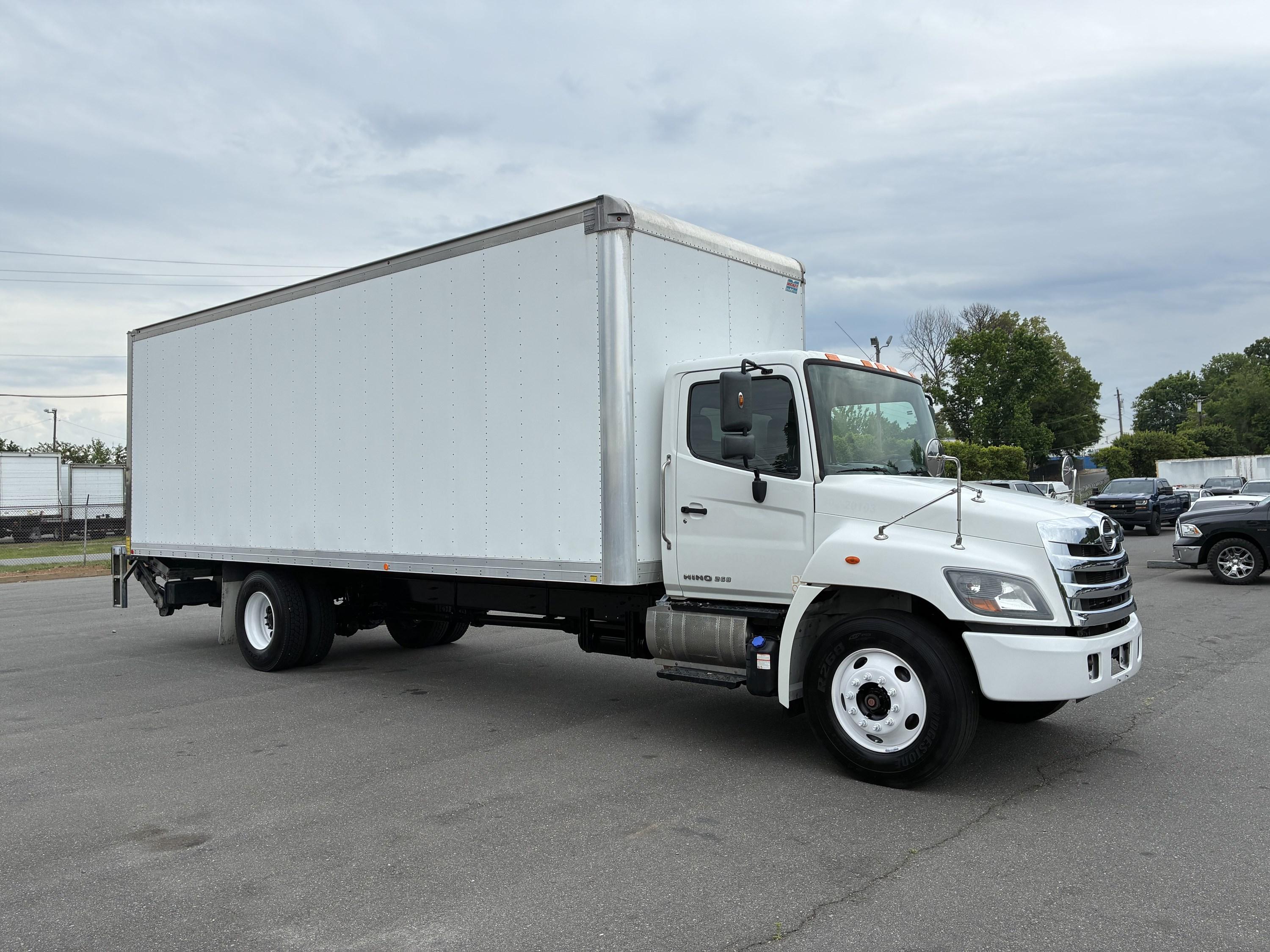 2020 Hino 268 in CHARLOTTE, NC — photo 6