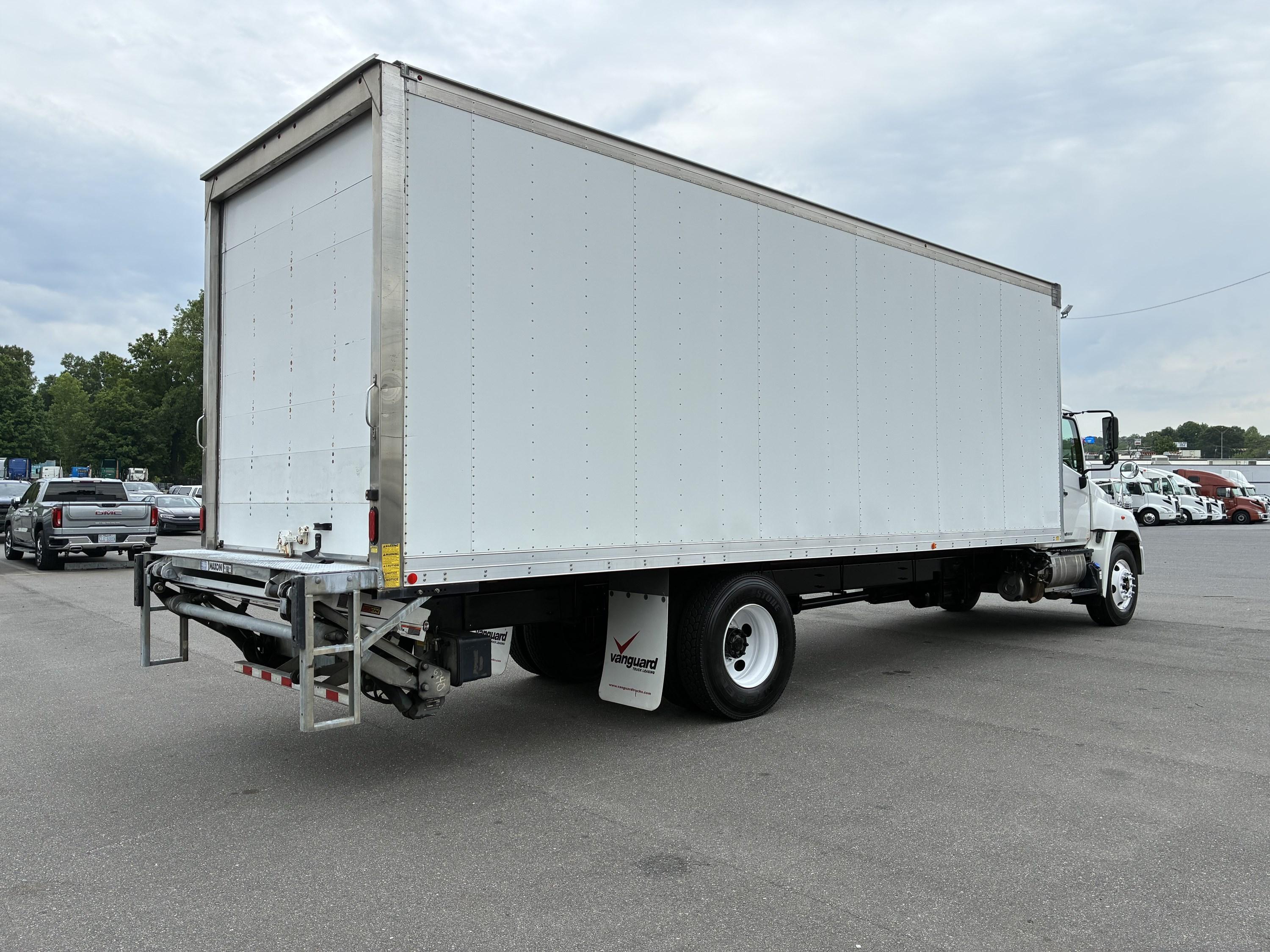 2020 Hino 268 in CHARLOTTE, NC — photo 7