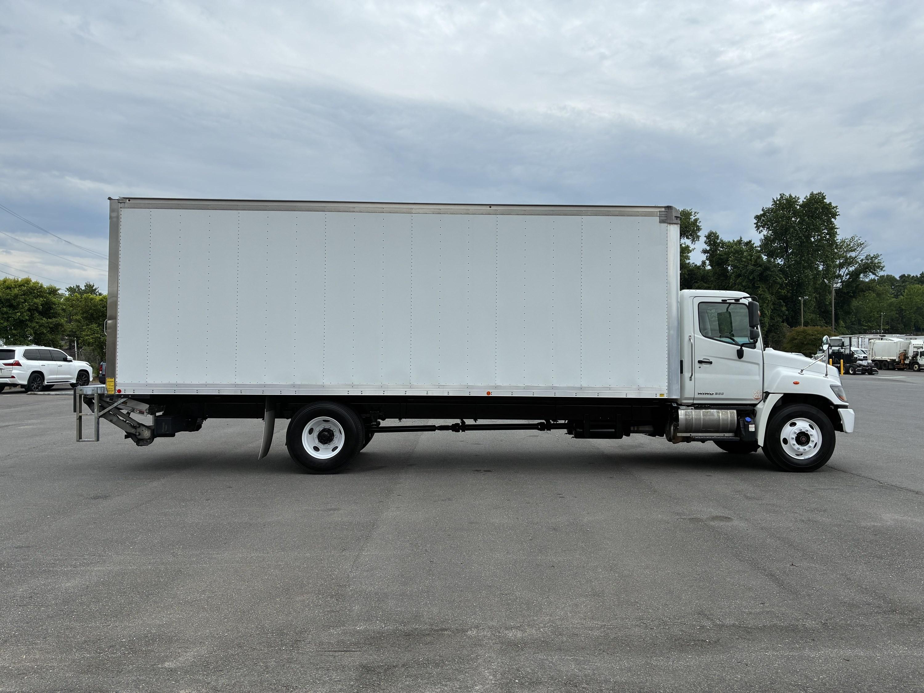 2020 Hino 268 in CHARLOTTE, NC — photo 8