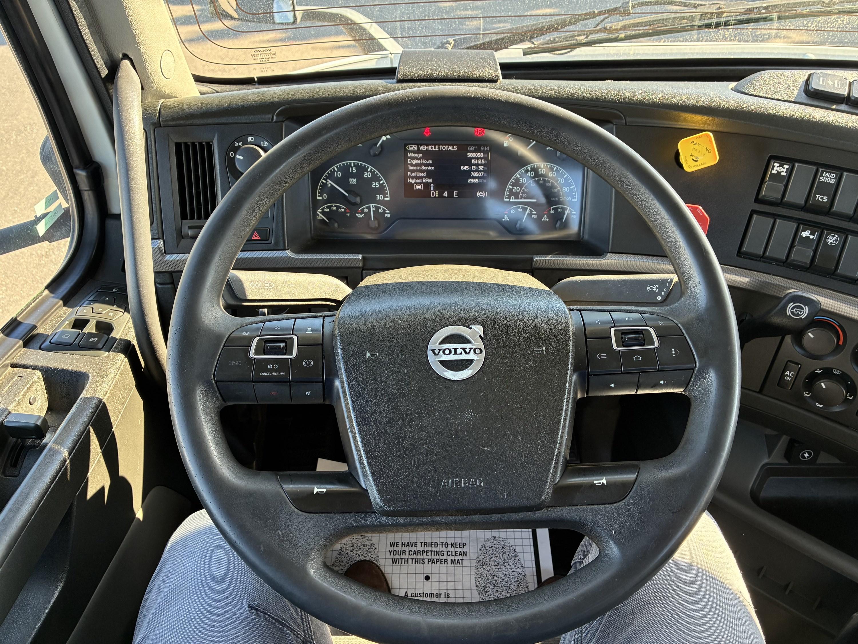 2021 Volvo VNR 640 in CHARLOTTE, NC — photo 12