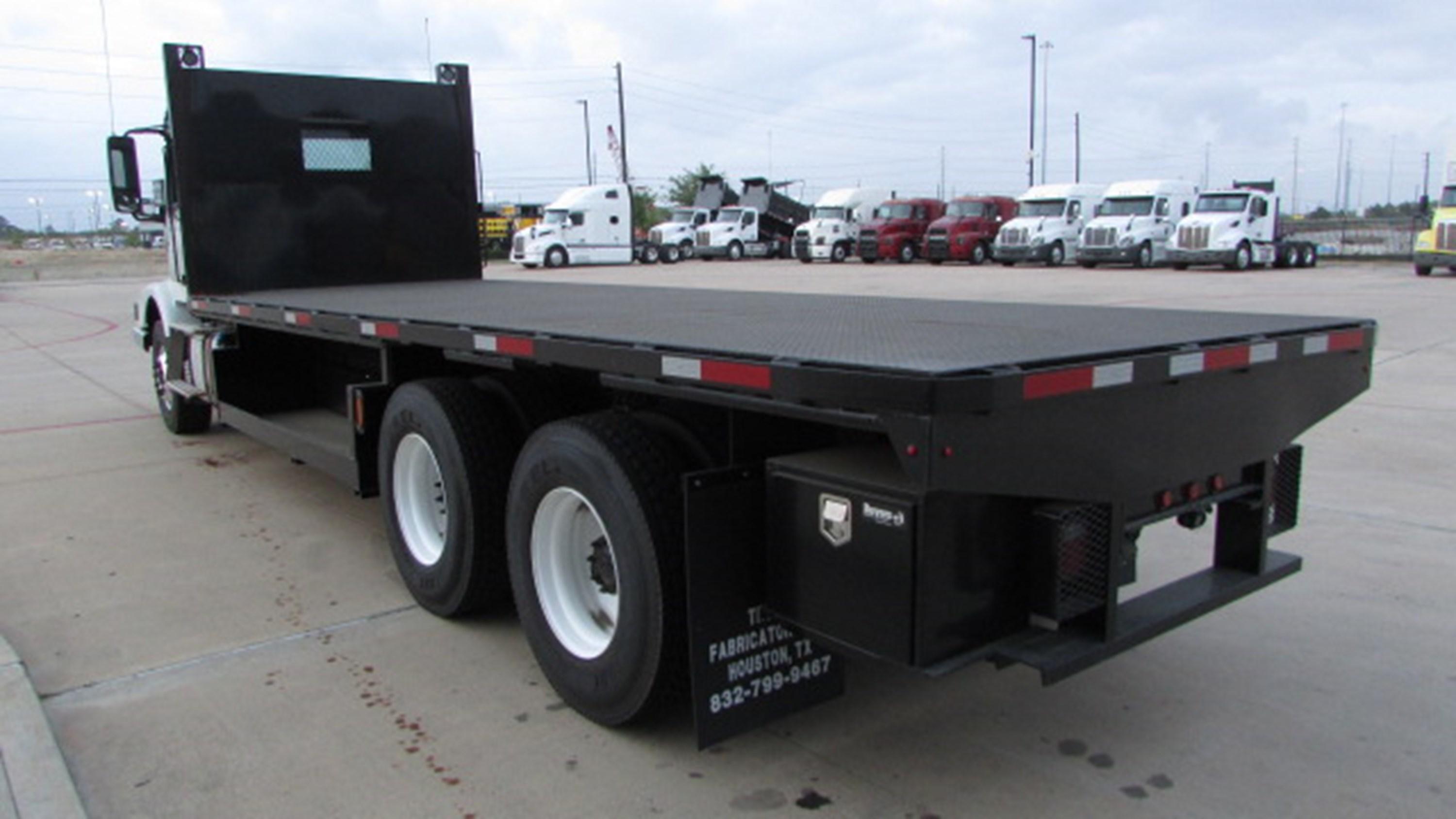 2025 Volvo in HOUSTON, TX — photo 7