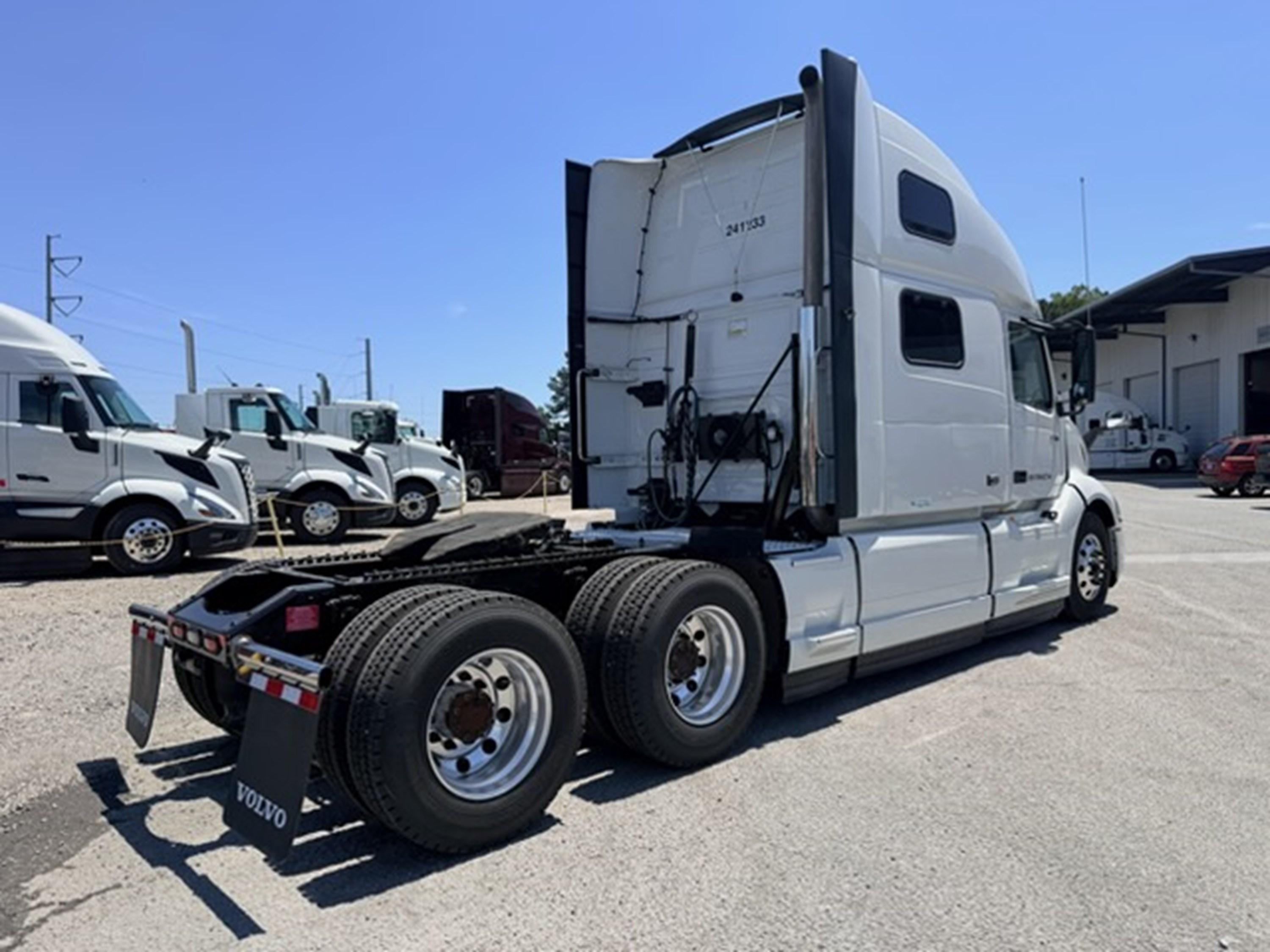 2024 Volvo VNL 860 in SAVANNAH, GA — photo 4