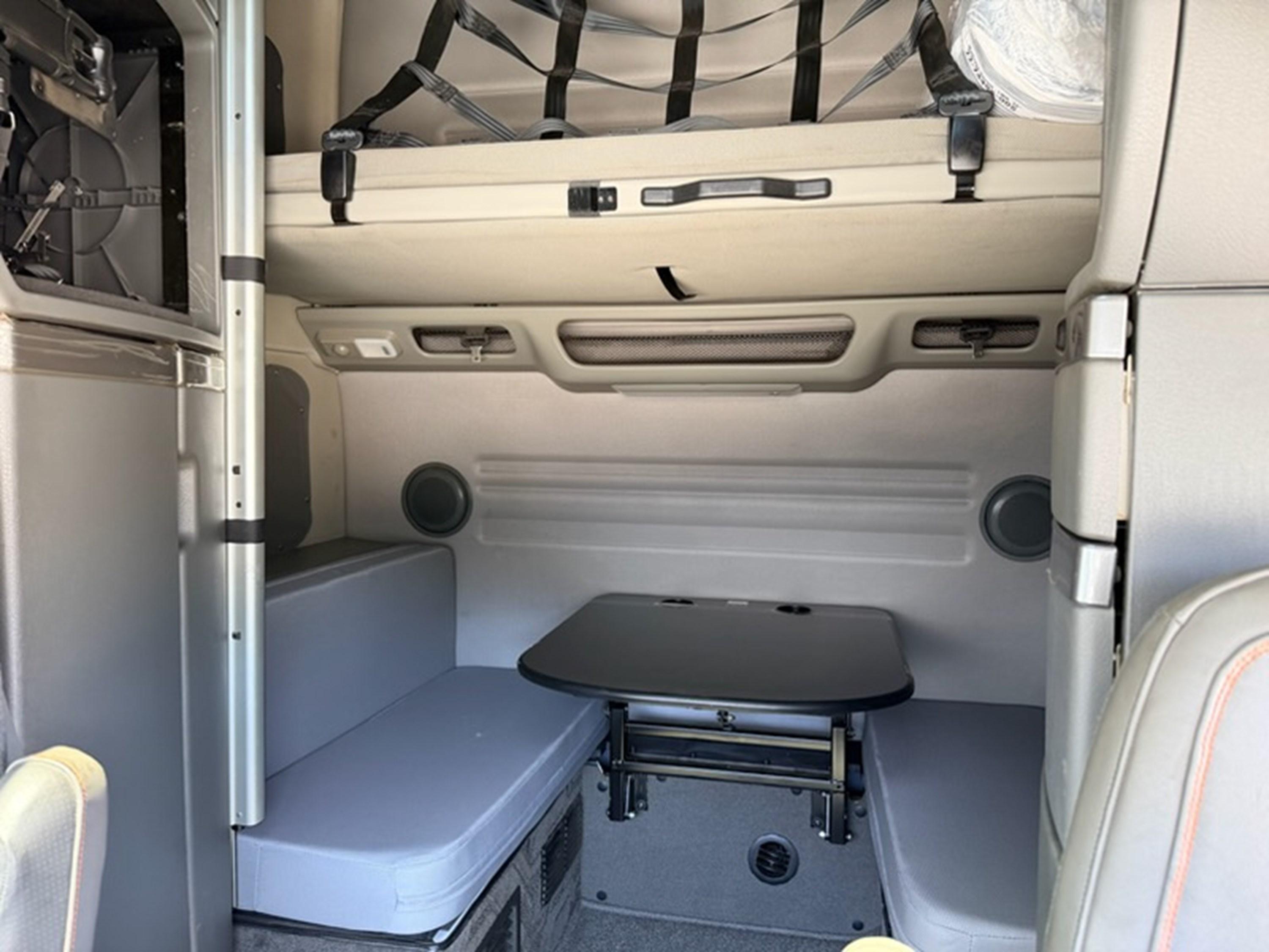 2024 Volvo VNL 860 in SAVANNAH, GA — photo 13