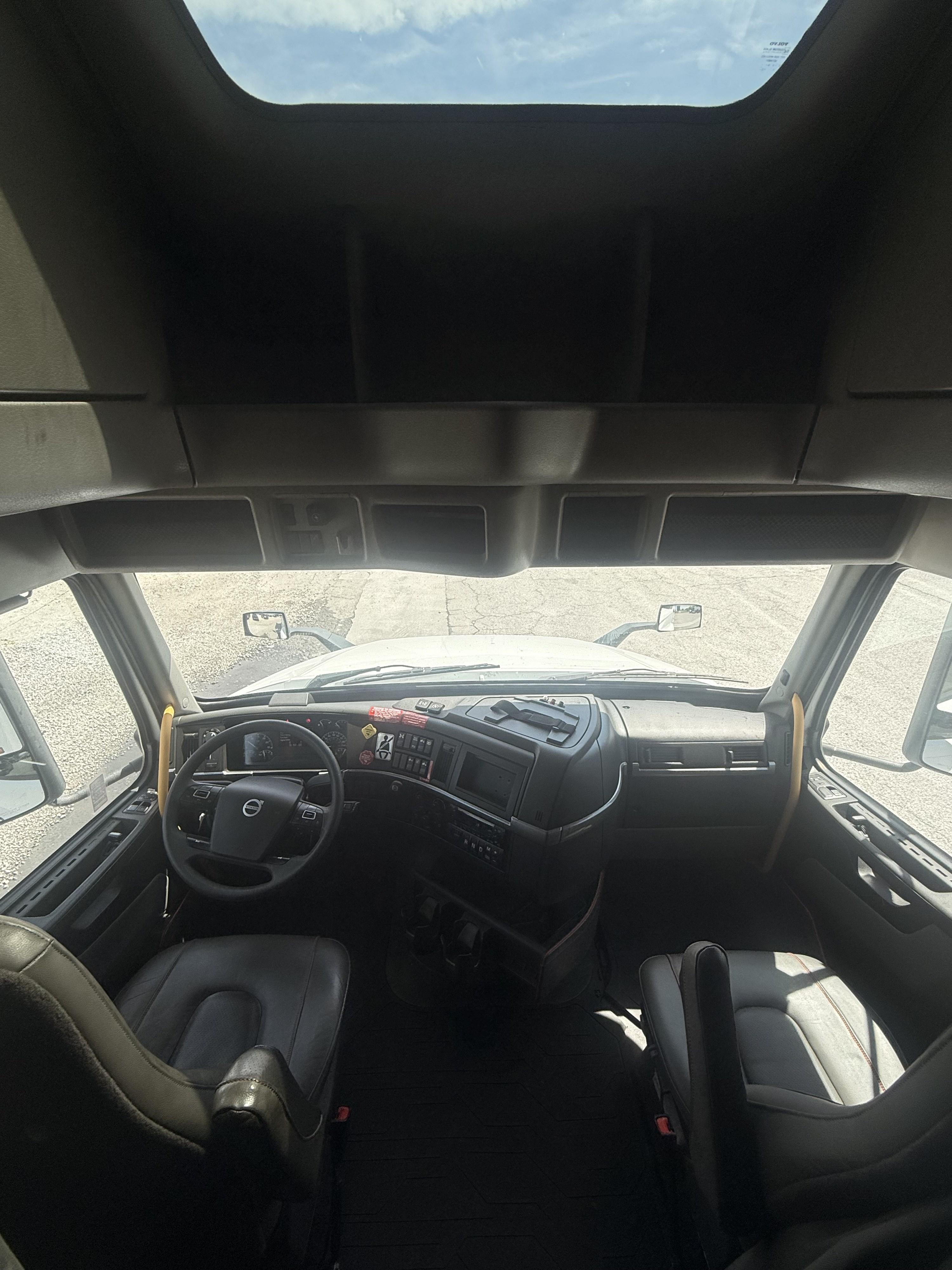 2024 Volvo VNL 860 in SAVANNAH, GA — photo 14